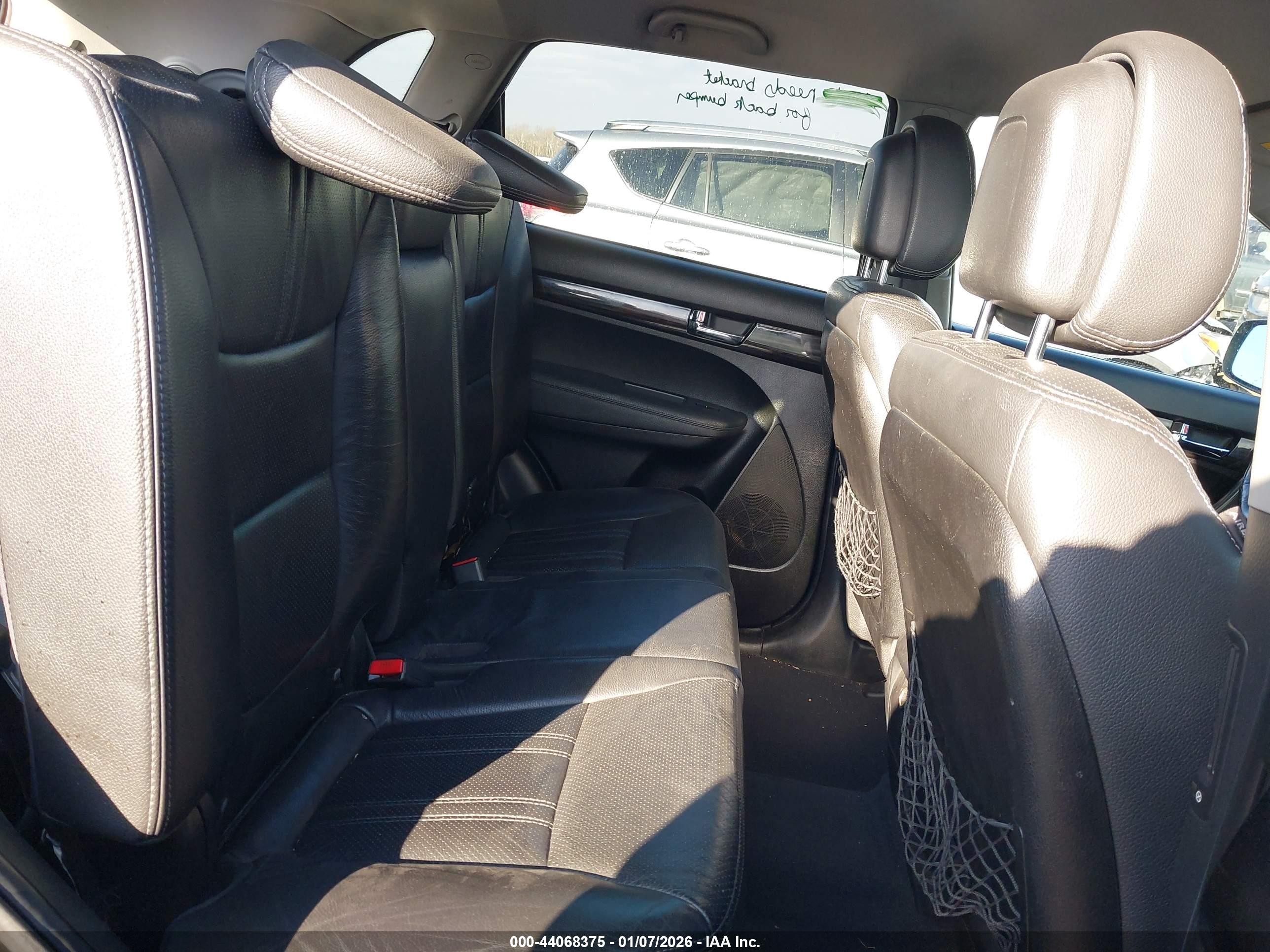 KIA SORENTO image 8