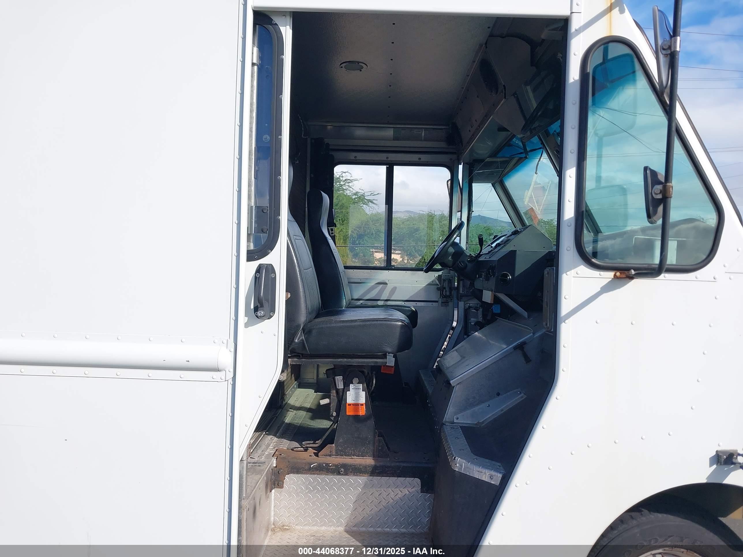 FORD E-350 image 7