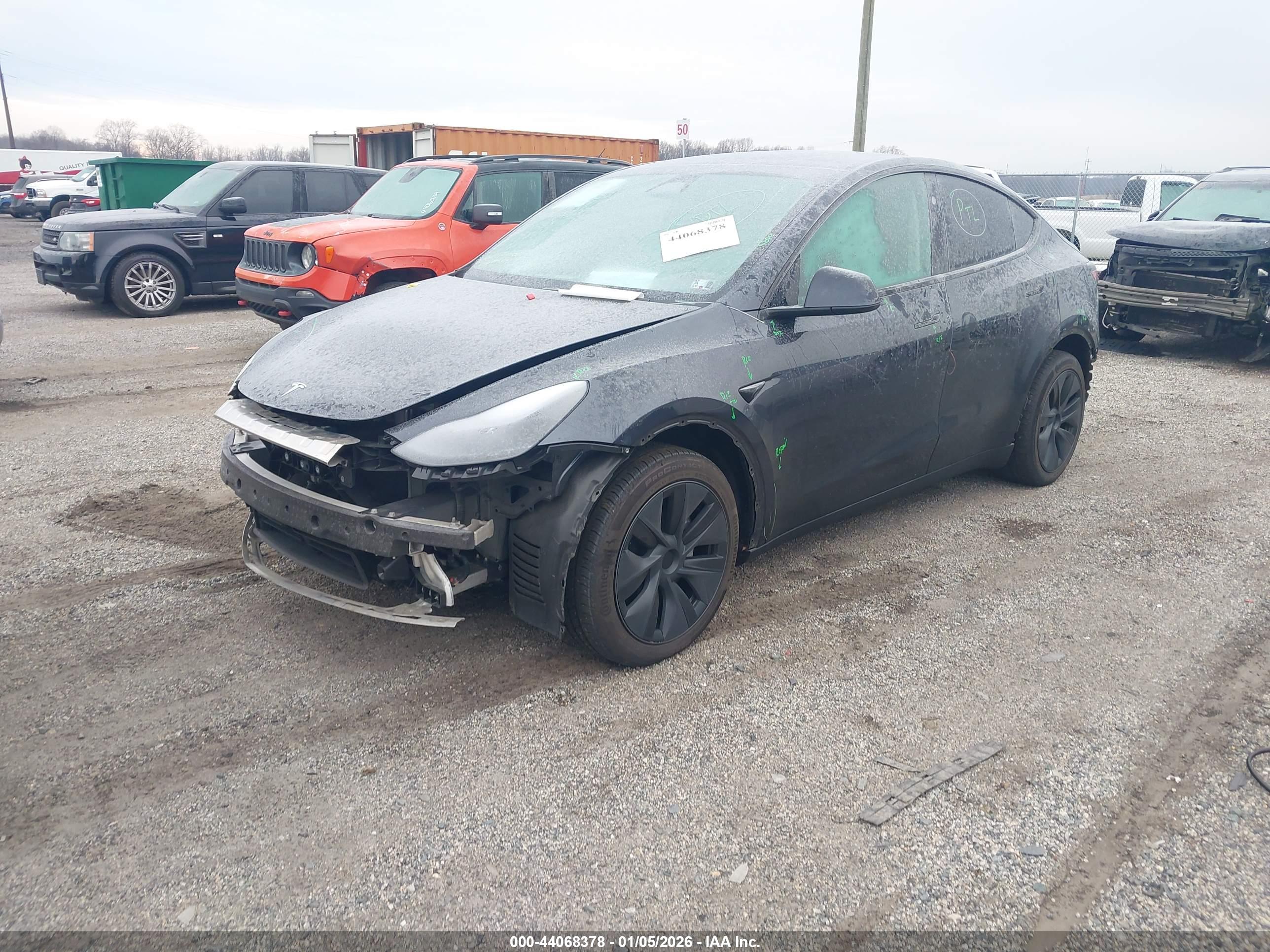 TESLA MODEL image 2