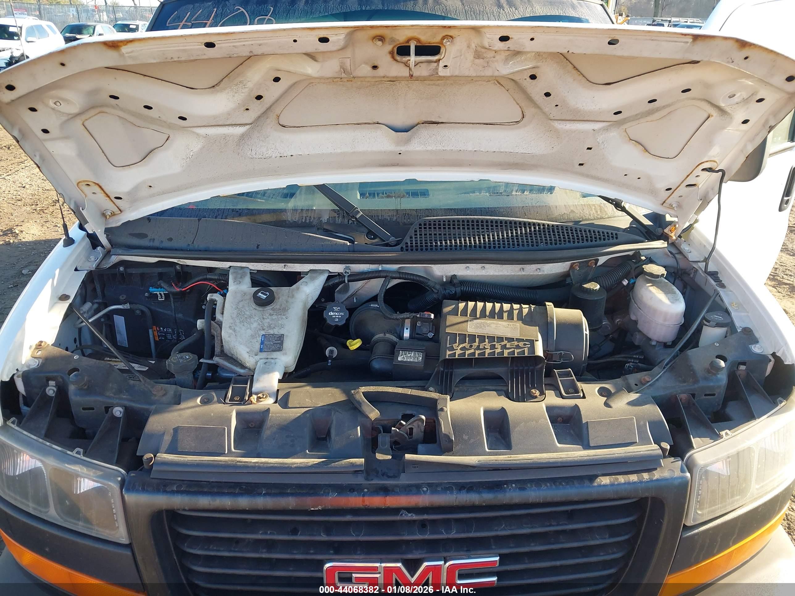 GMC SAVANA image 10