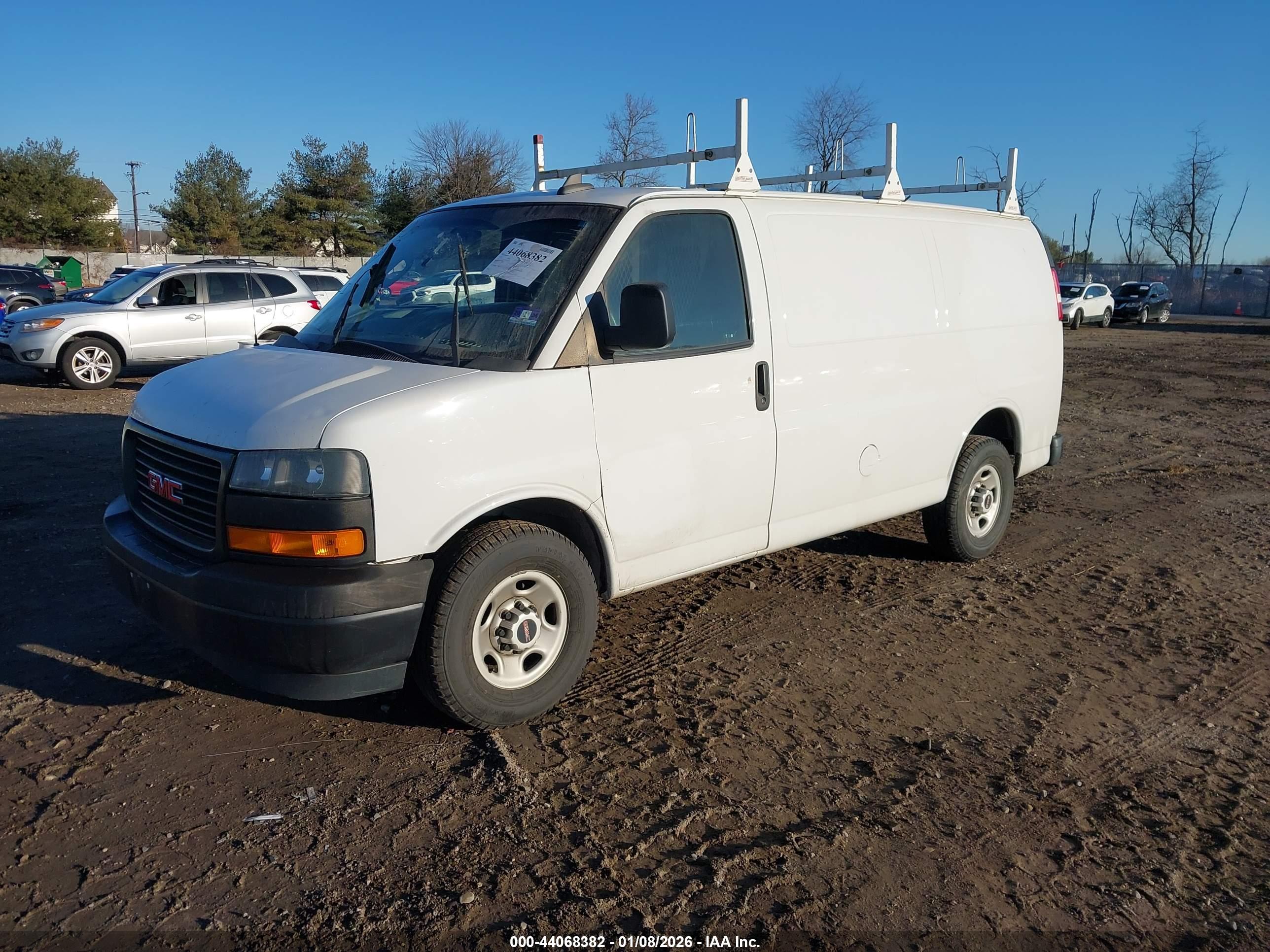 GMC SAVANA image 2