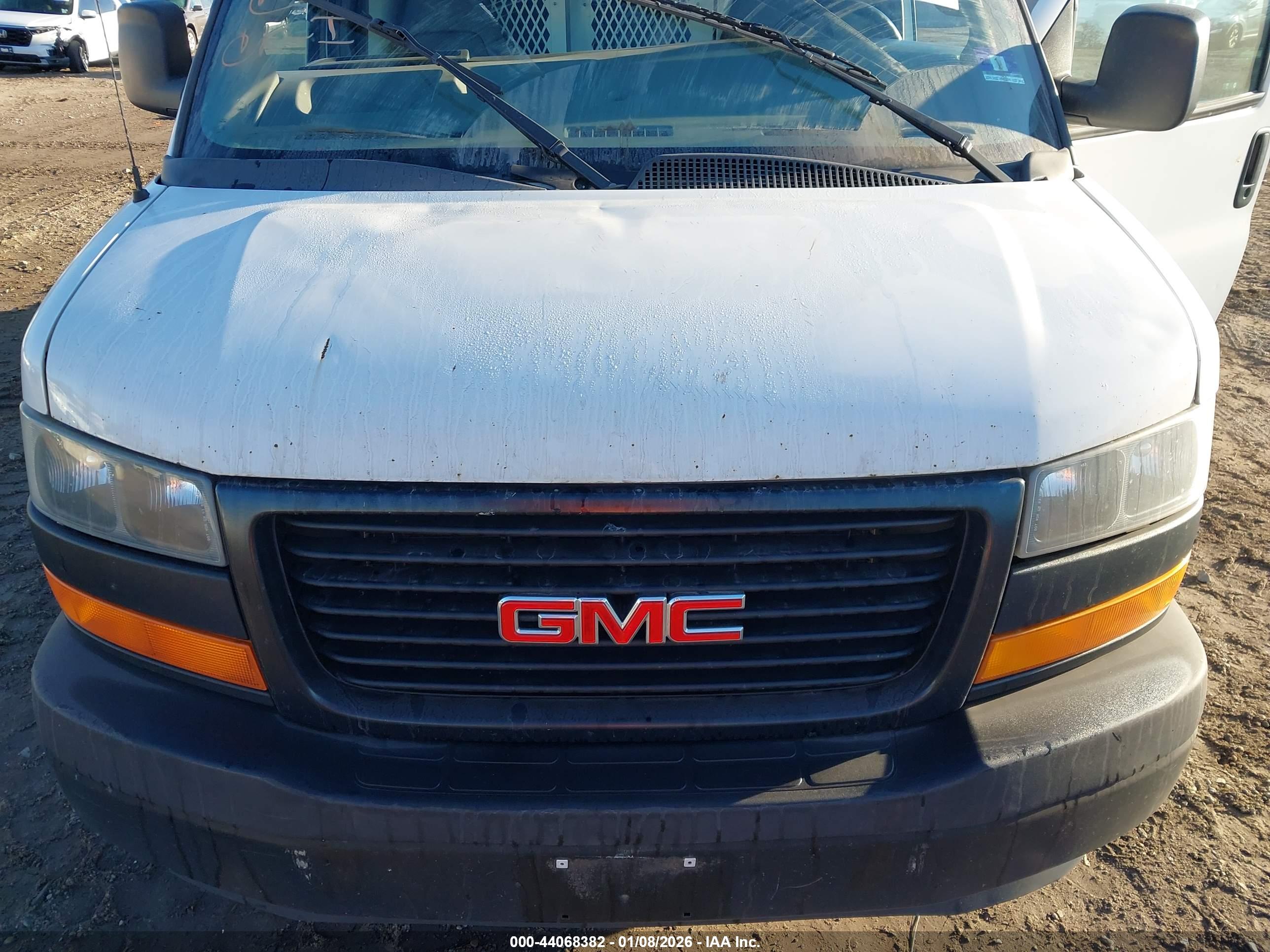 GMC SAVANA image 6