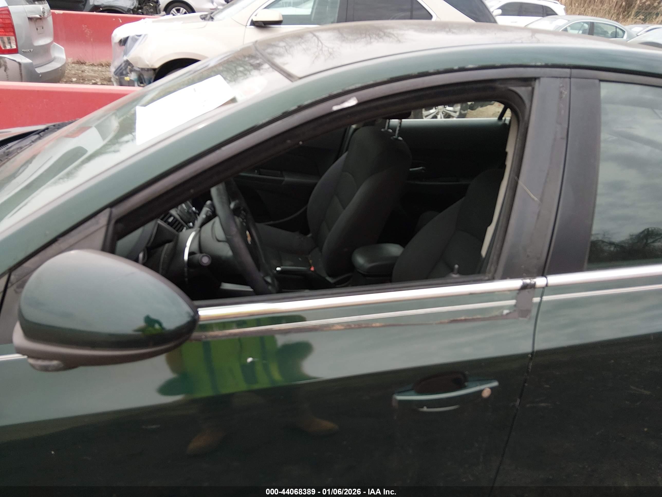 CHEVROLET CRUZE image 6