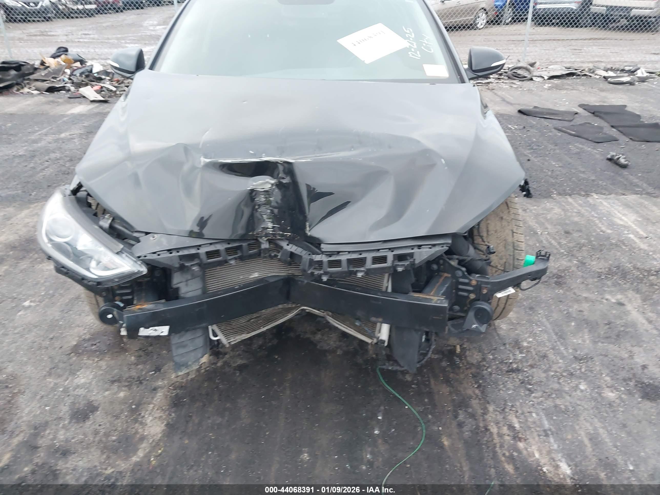 HYUNDAI ELANTRA image 6