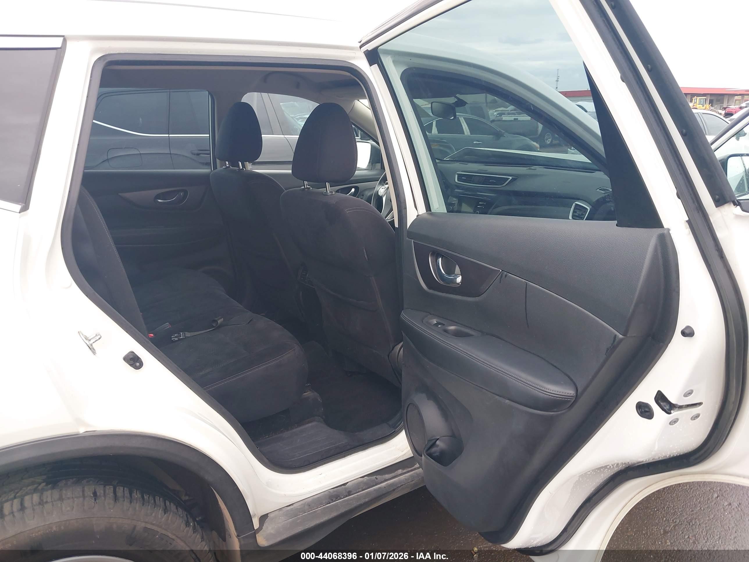 NISSAN ROGUE image 8