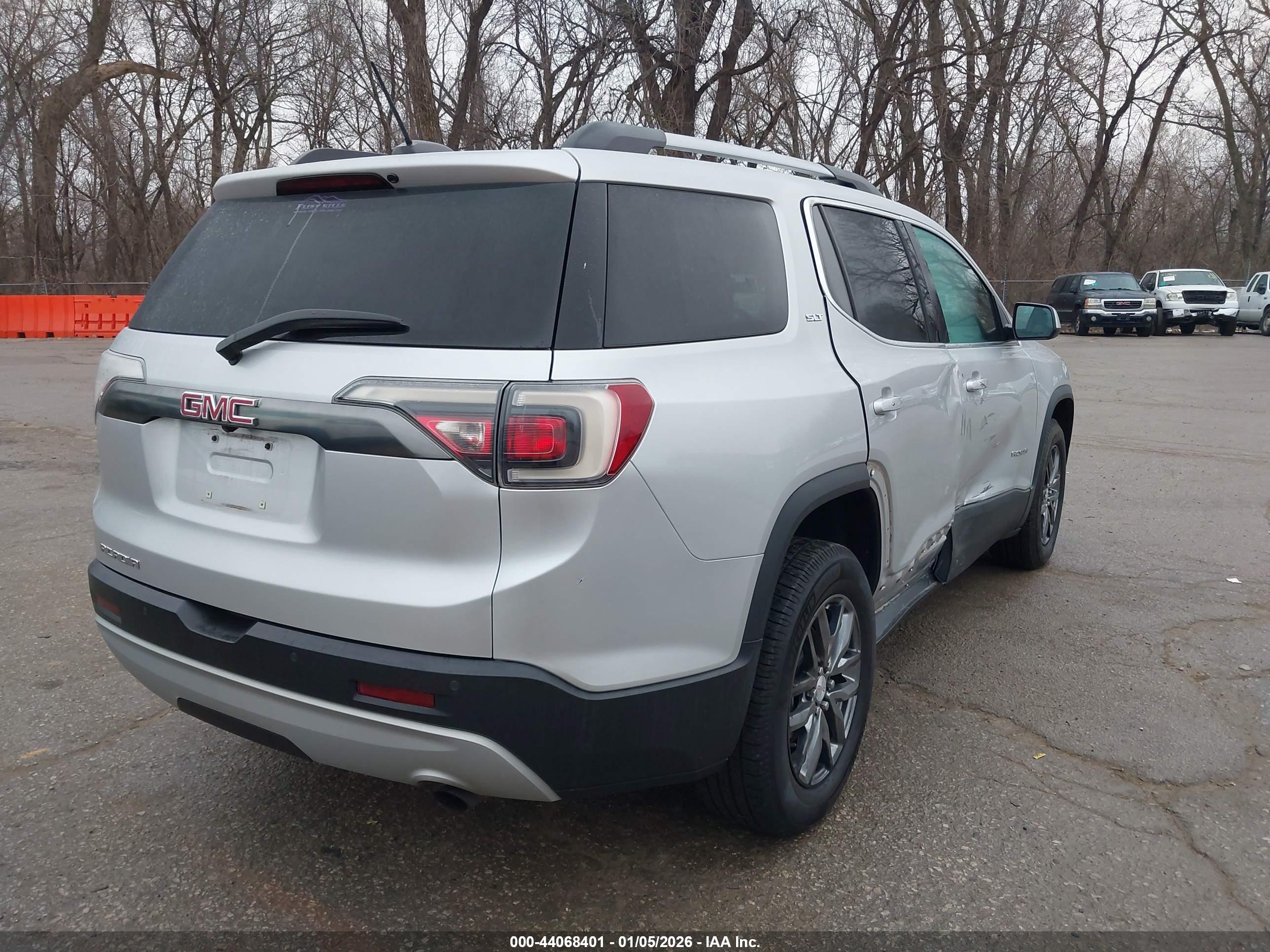 GMC ACADIA image 4