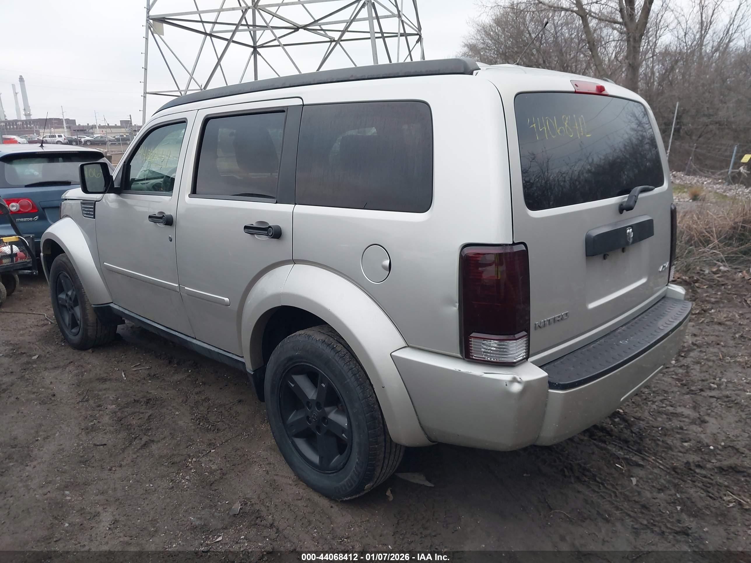 DODGE NITRO image 3