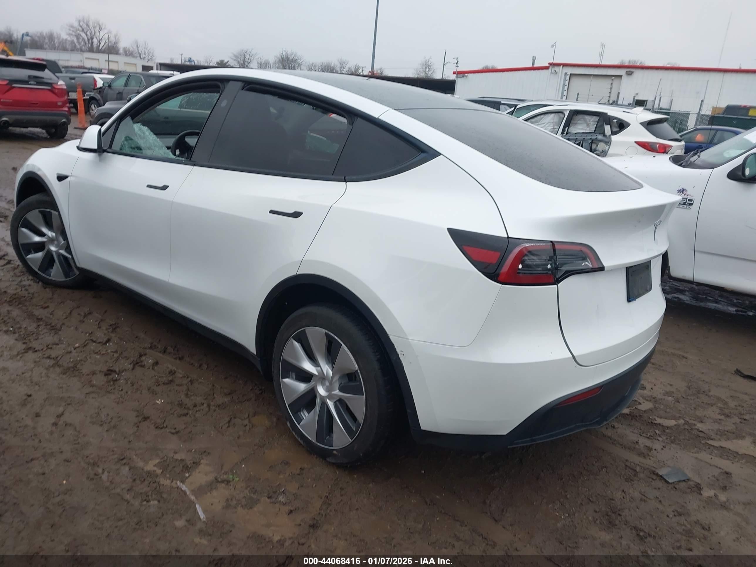 TESLA MODEL image 3