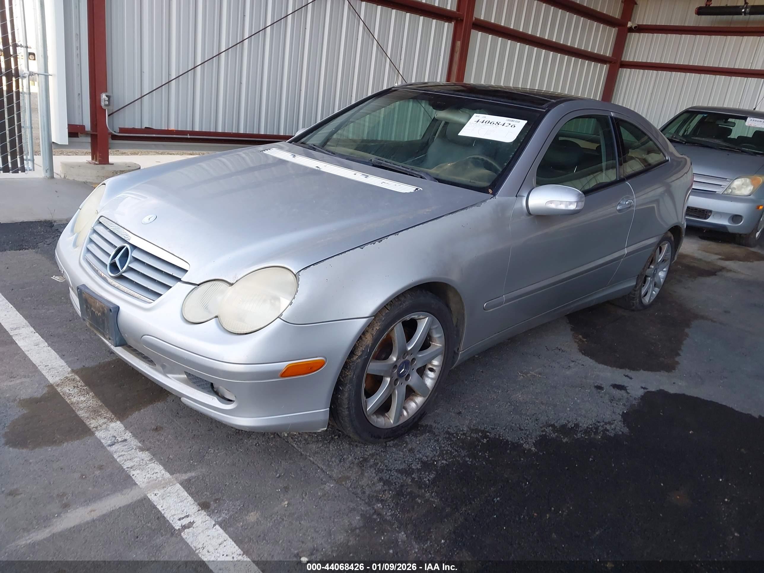 MERCEDES-BENZ C image 2