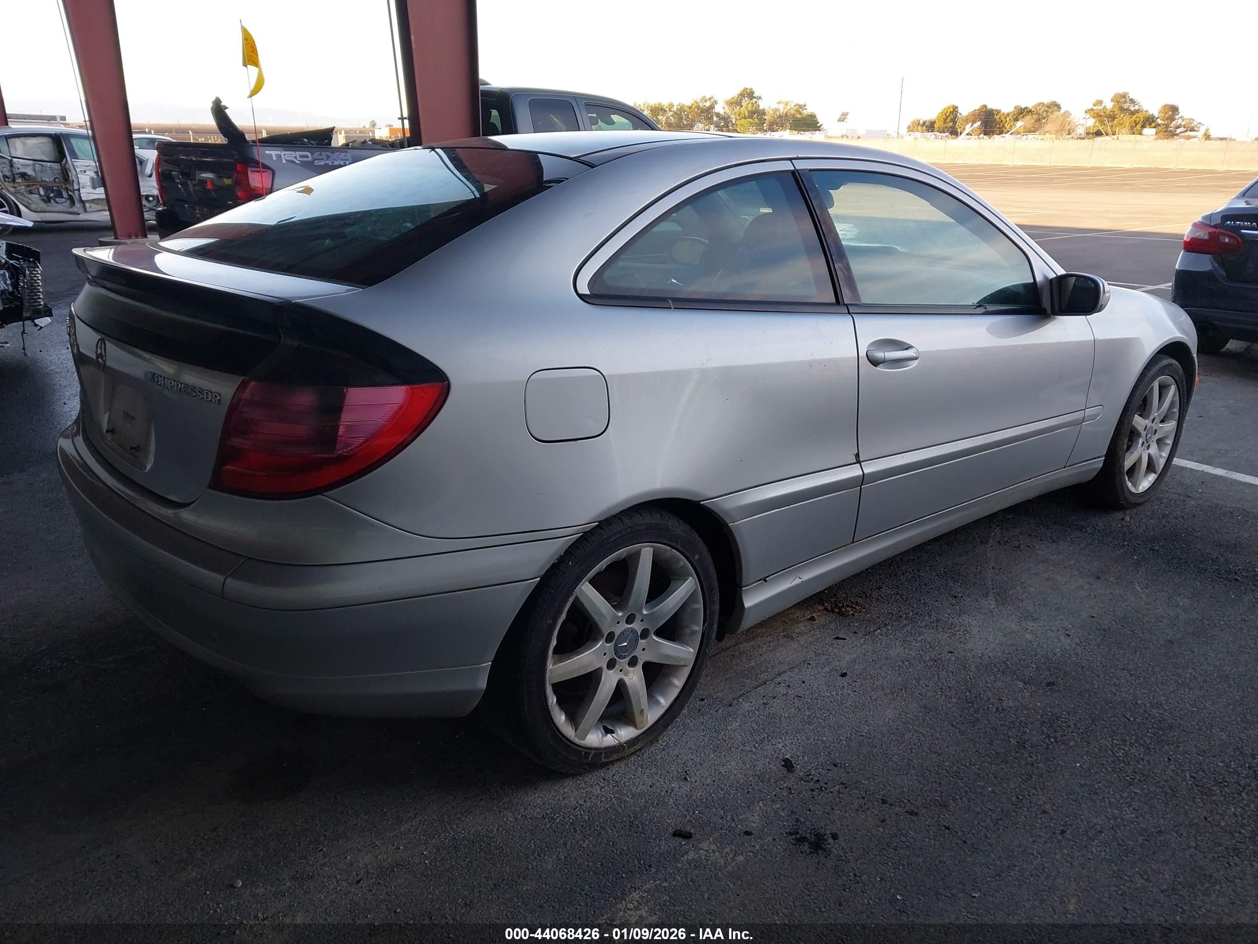 MERCEDES-BENZ C image 4