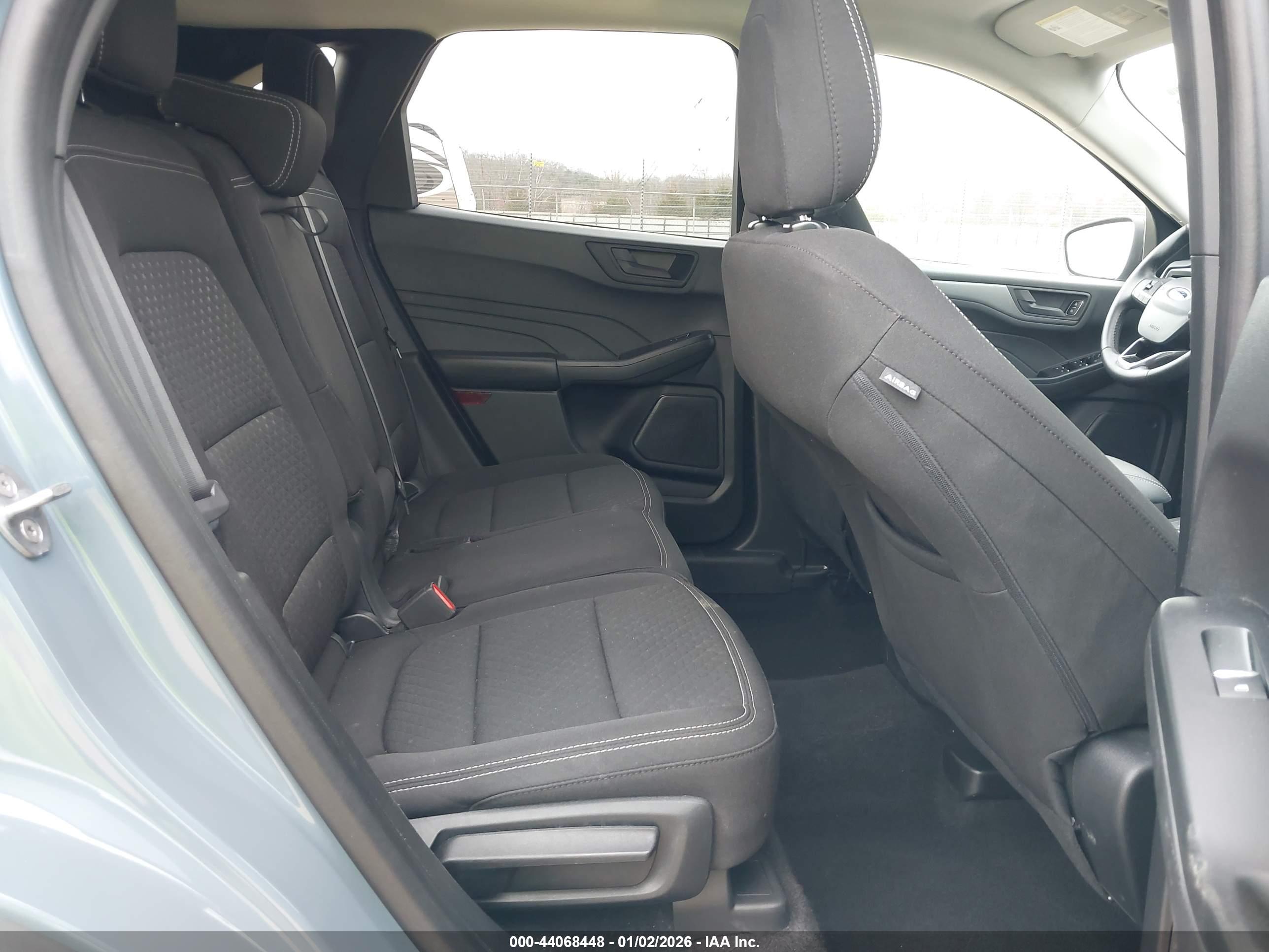 FORD ESCAPE image 8