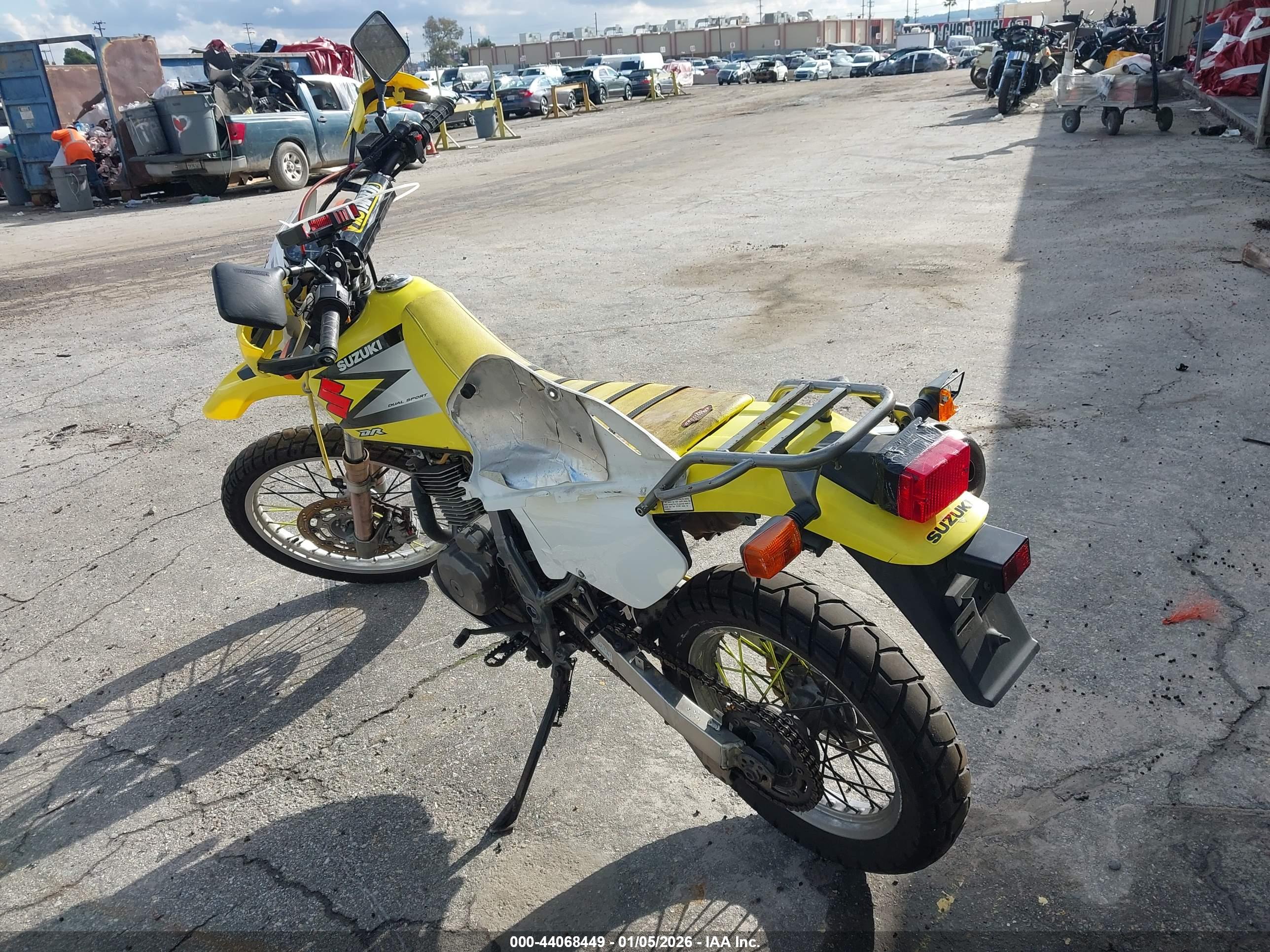 SUZUKI DR650 image 3