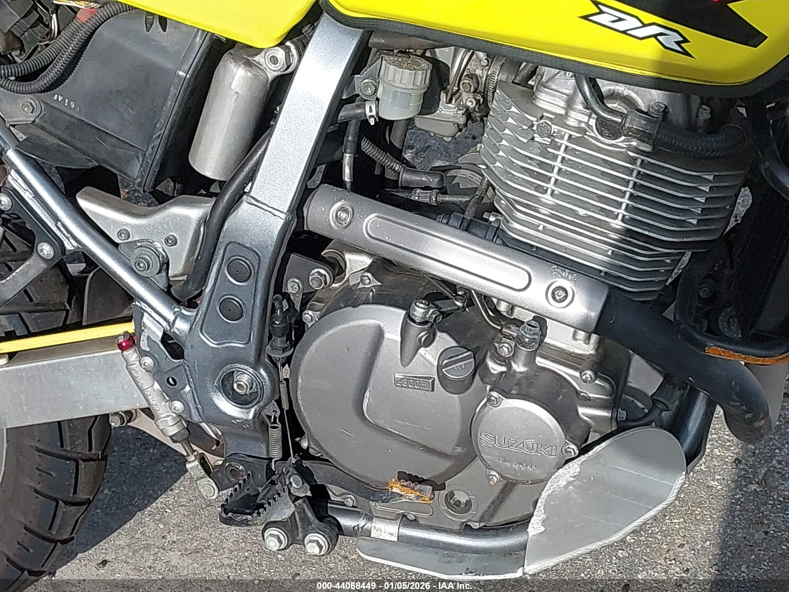 SUZUKI DR650 image 8