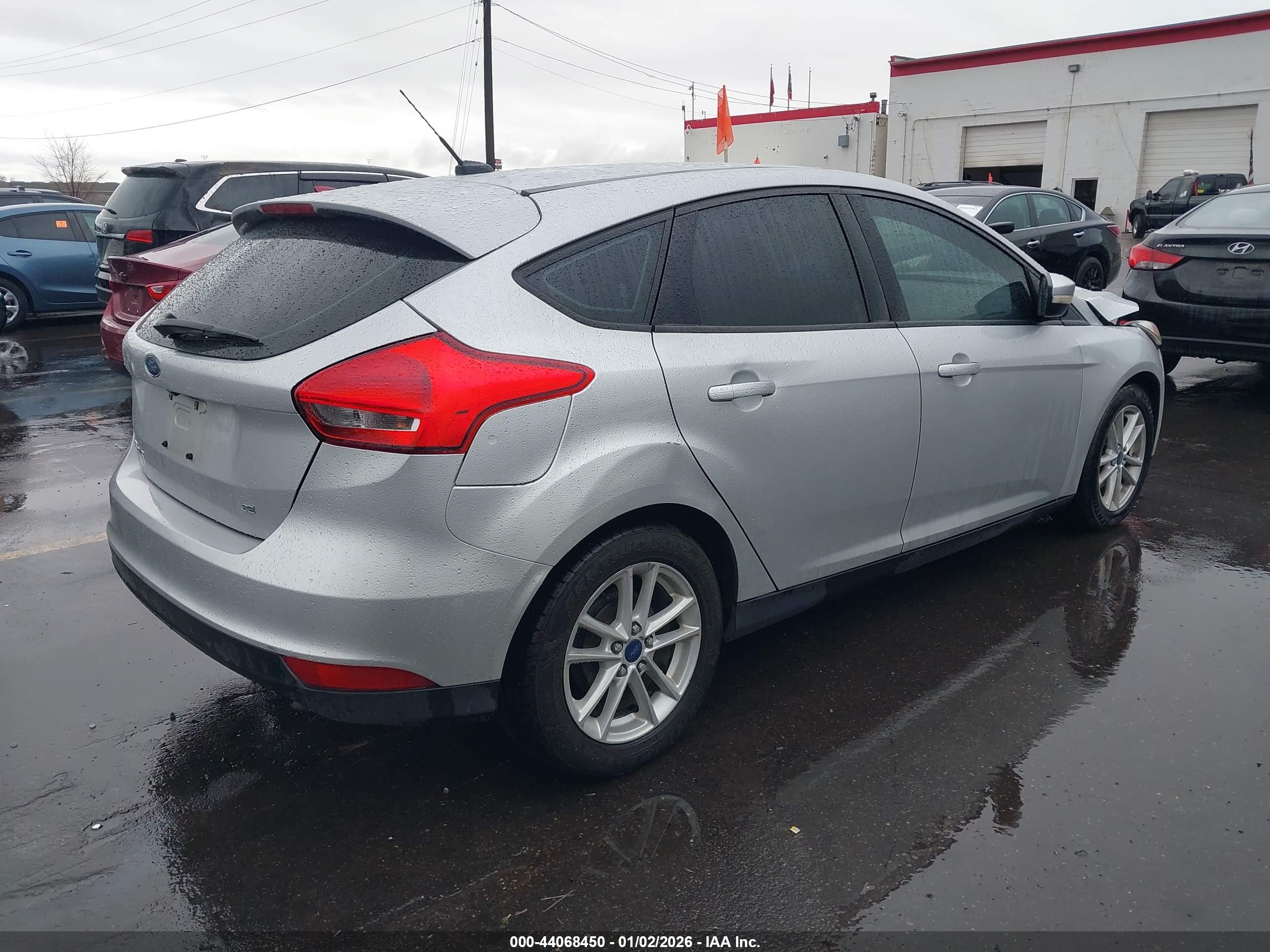 FORD FOCUS image 4