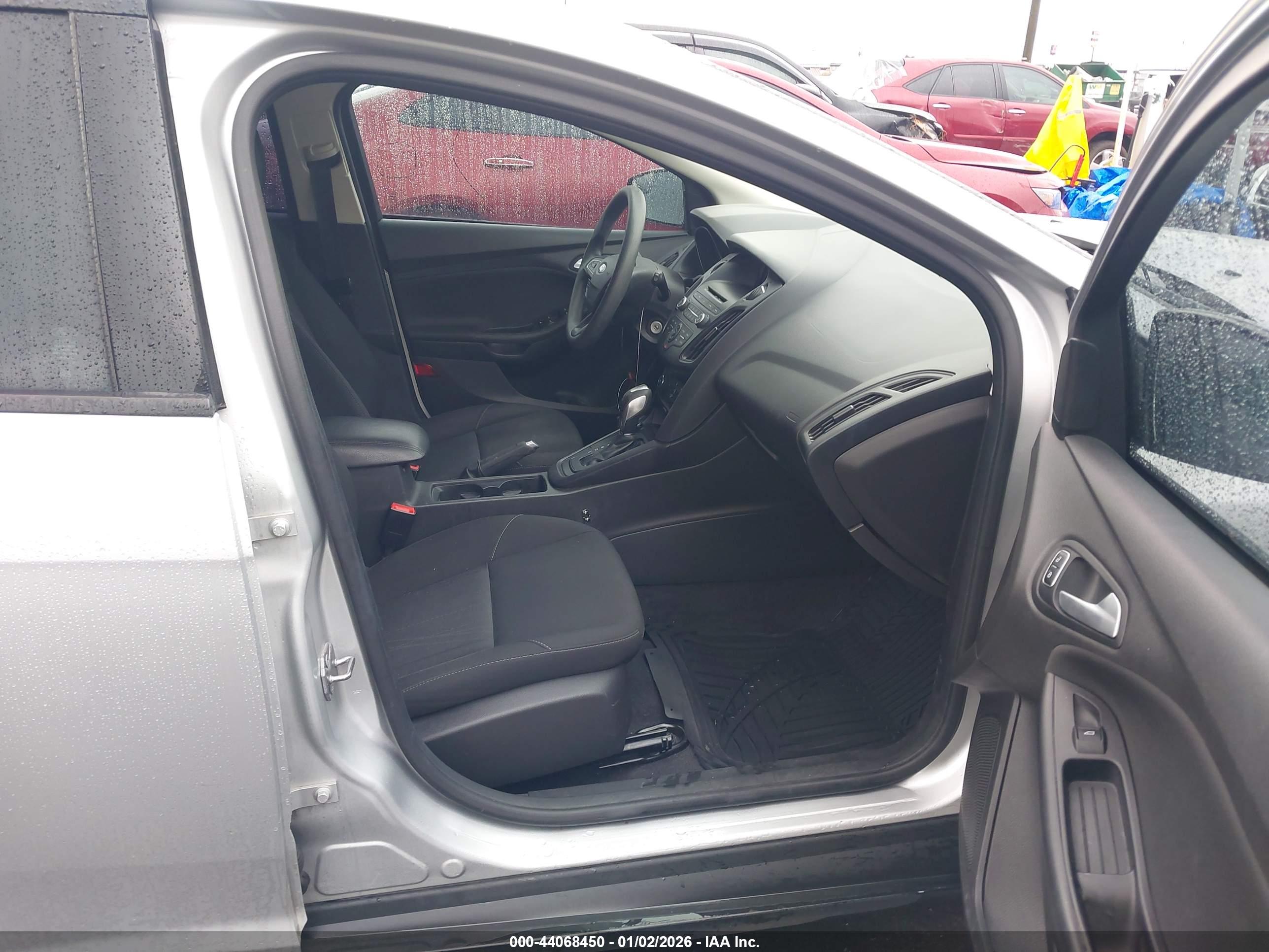FORD FOCUS image 5