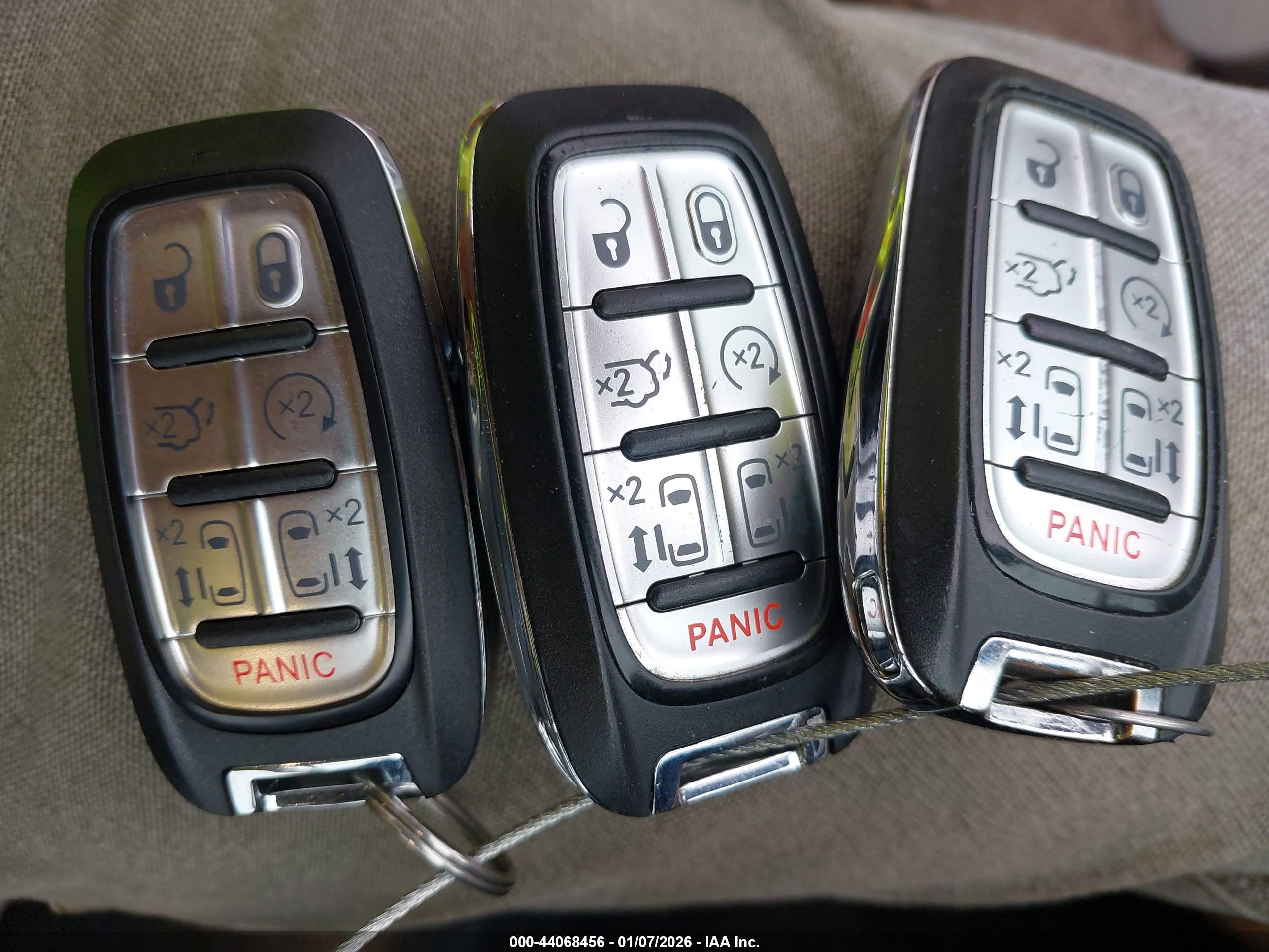 CHRYSLER PACIFICA image 11