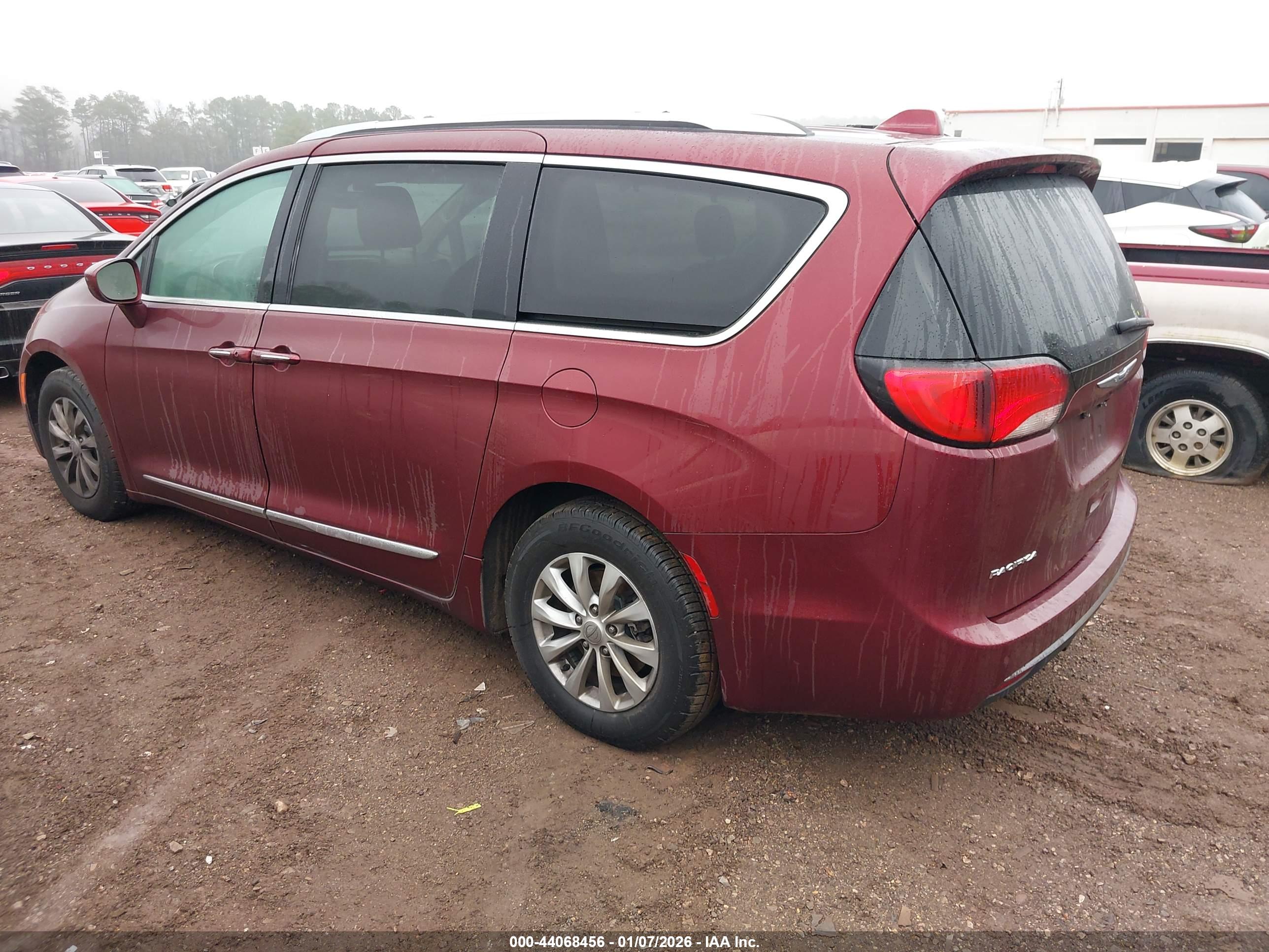 CHRYSLER PACIFICA image 3