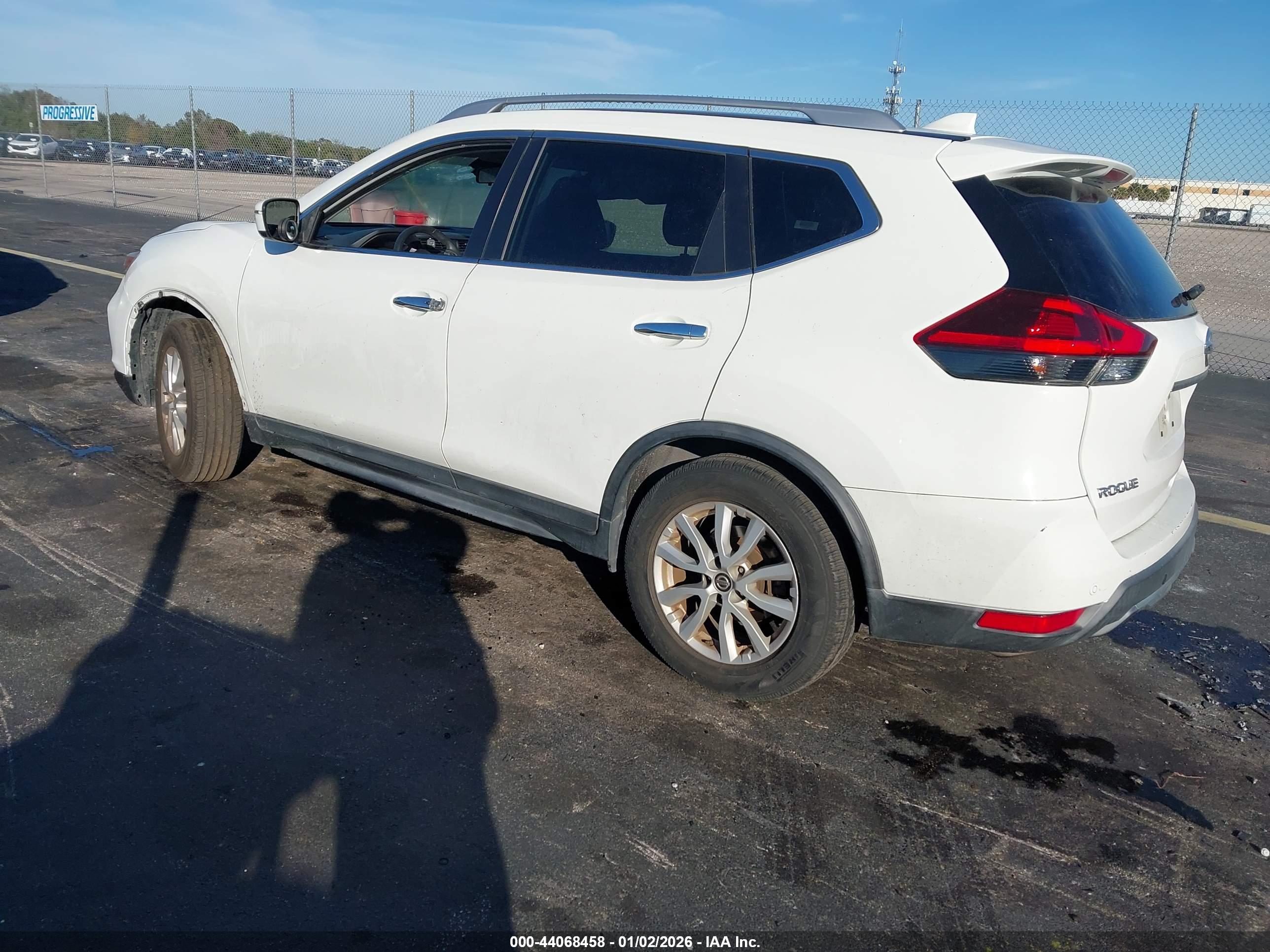 NISSAN ROGUE image 3