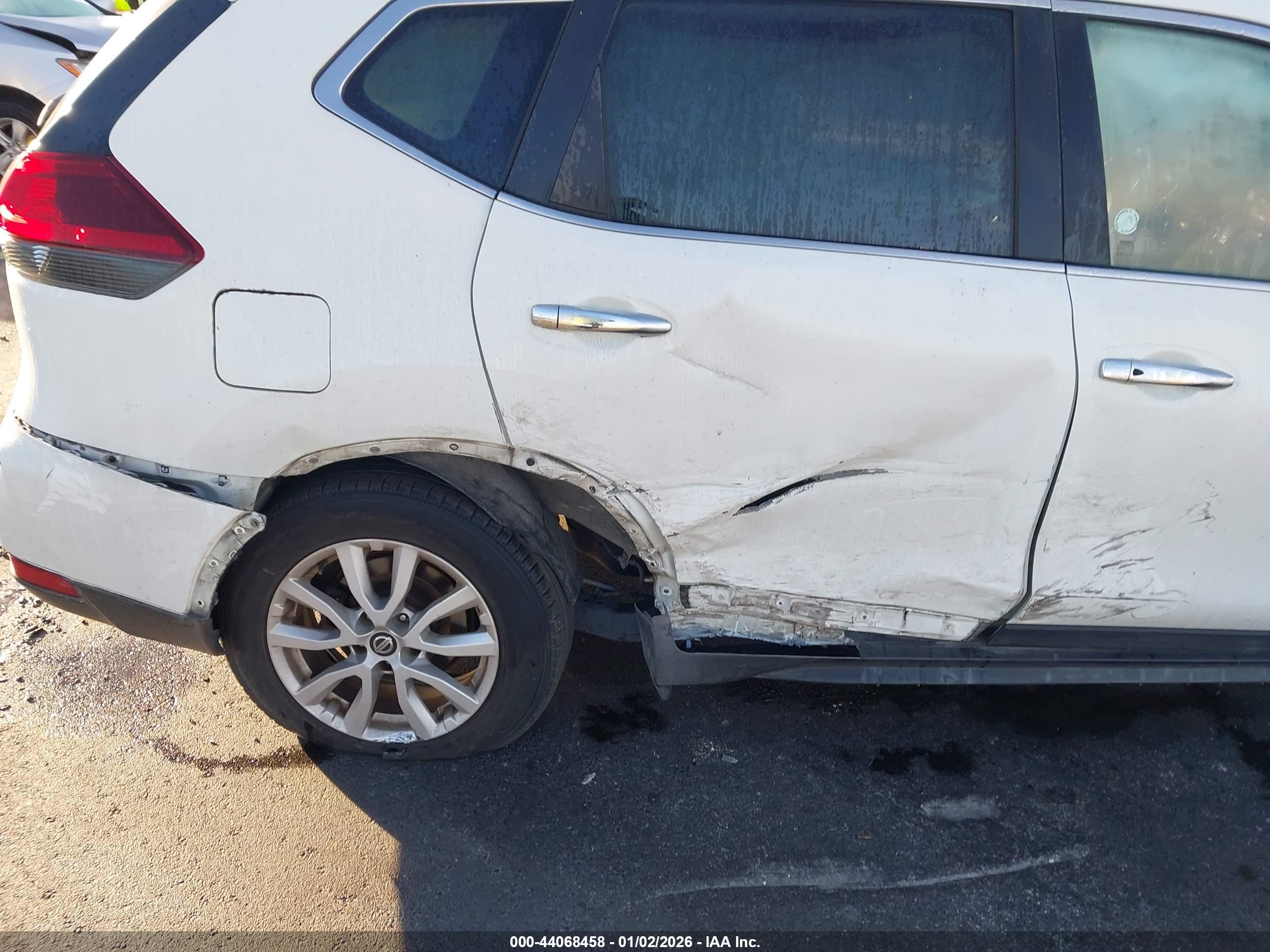NISSAN ROGUE image 6