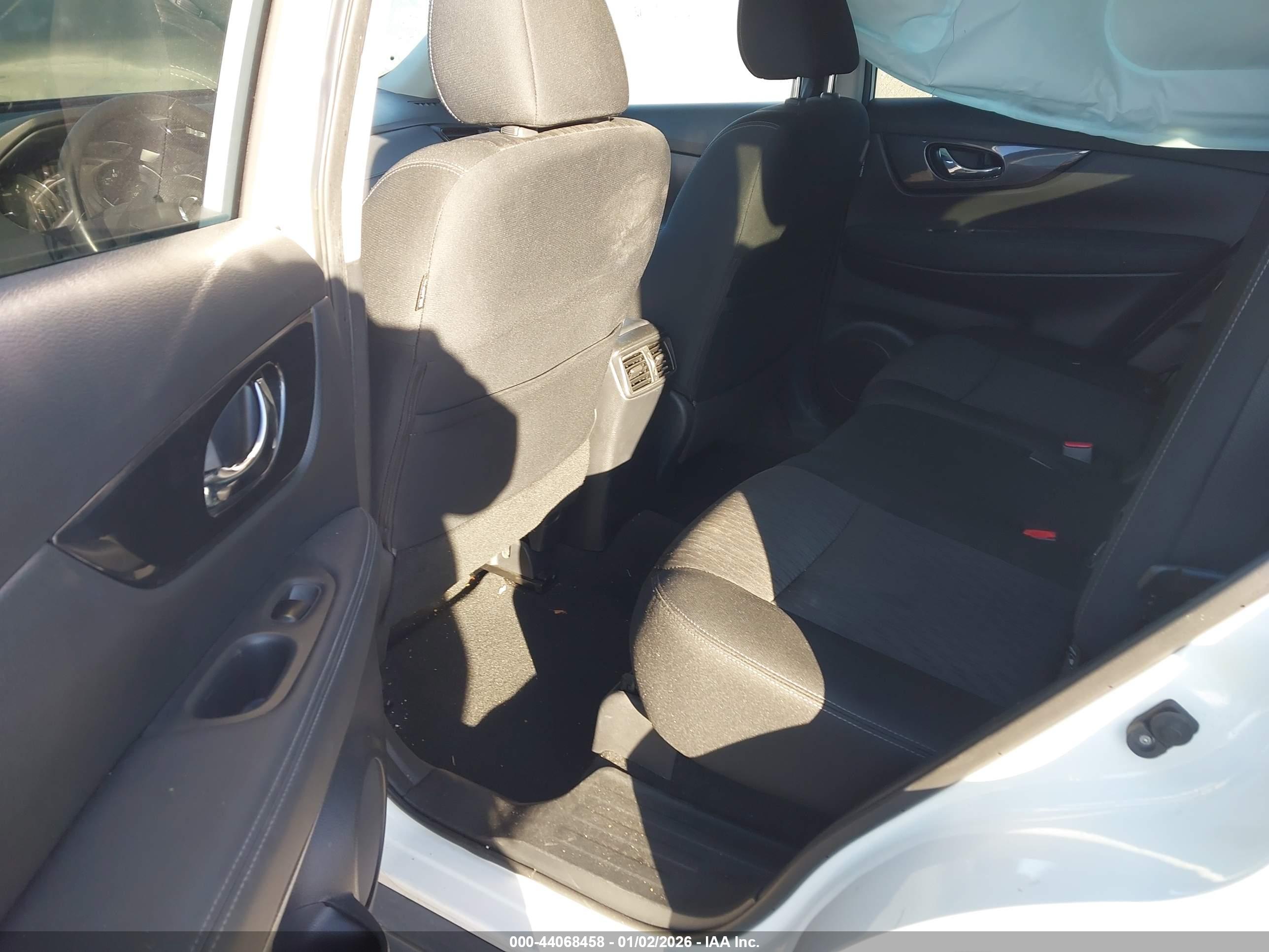 NISSAN ROGUE image 8