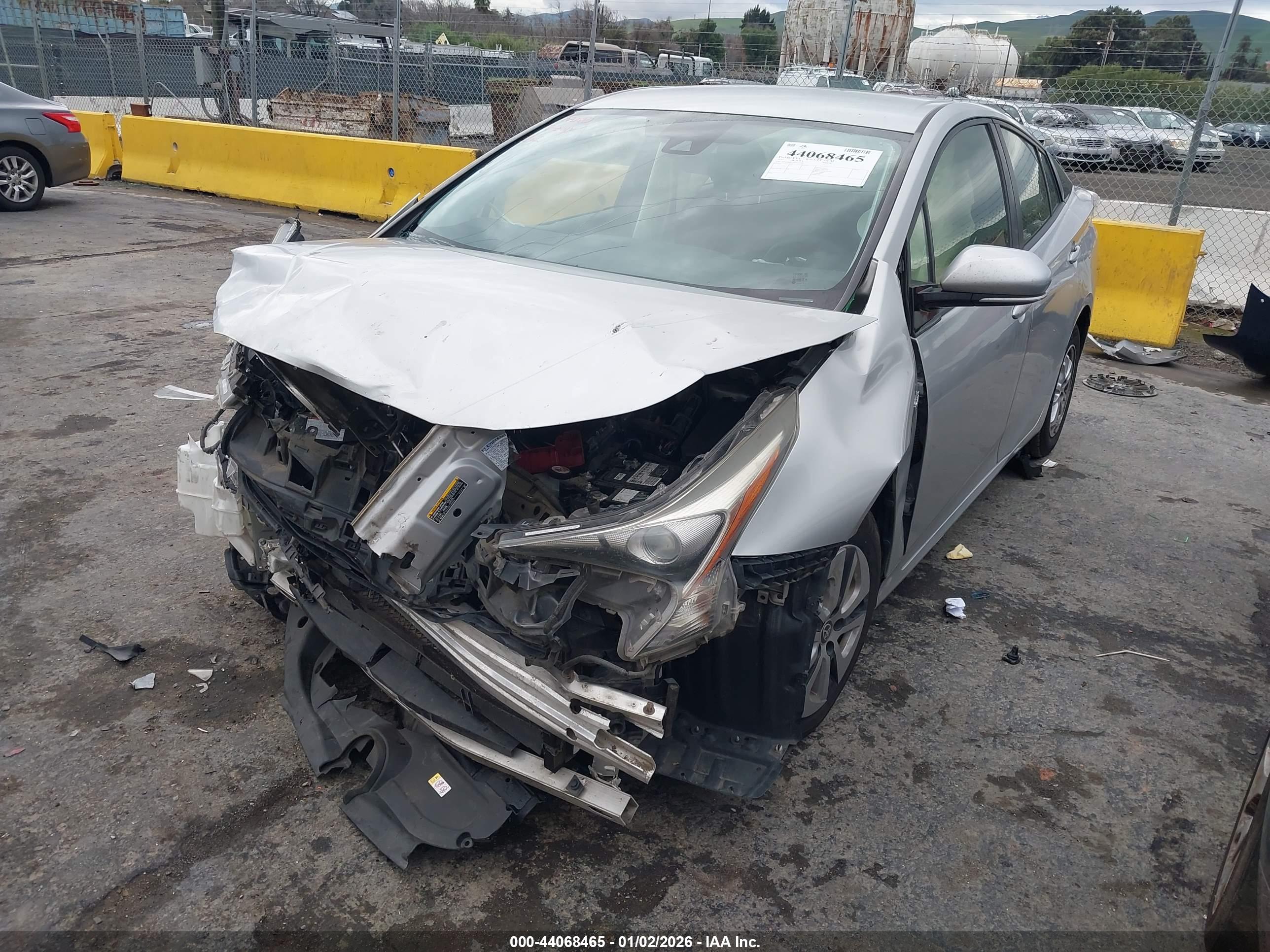 TOYOTA PRIUS image 2
