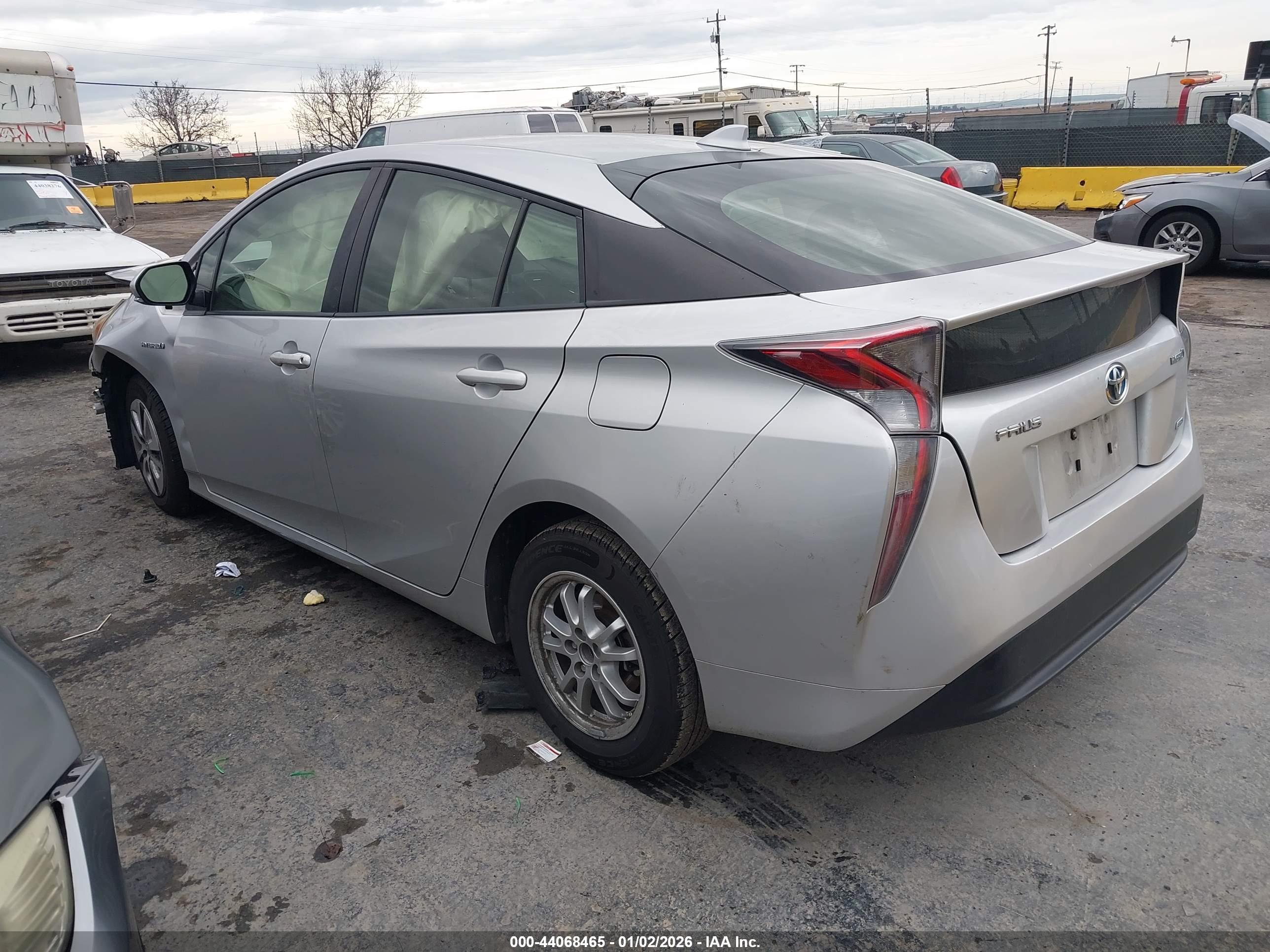 TOYOTA PRIUS image 3
