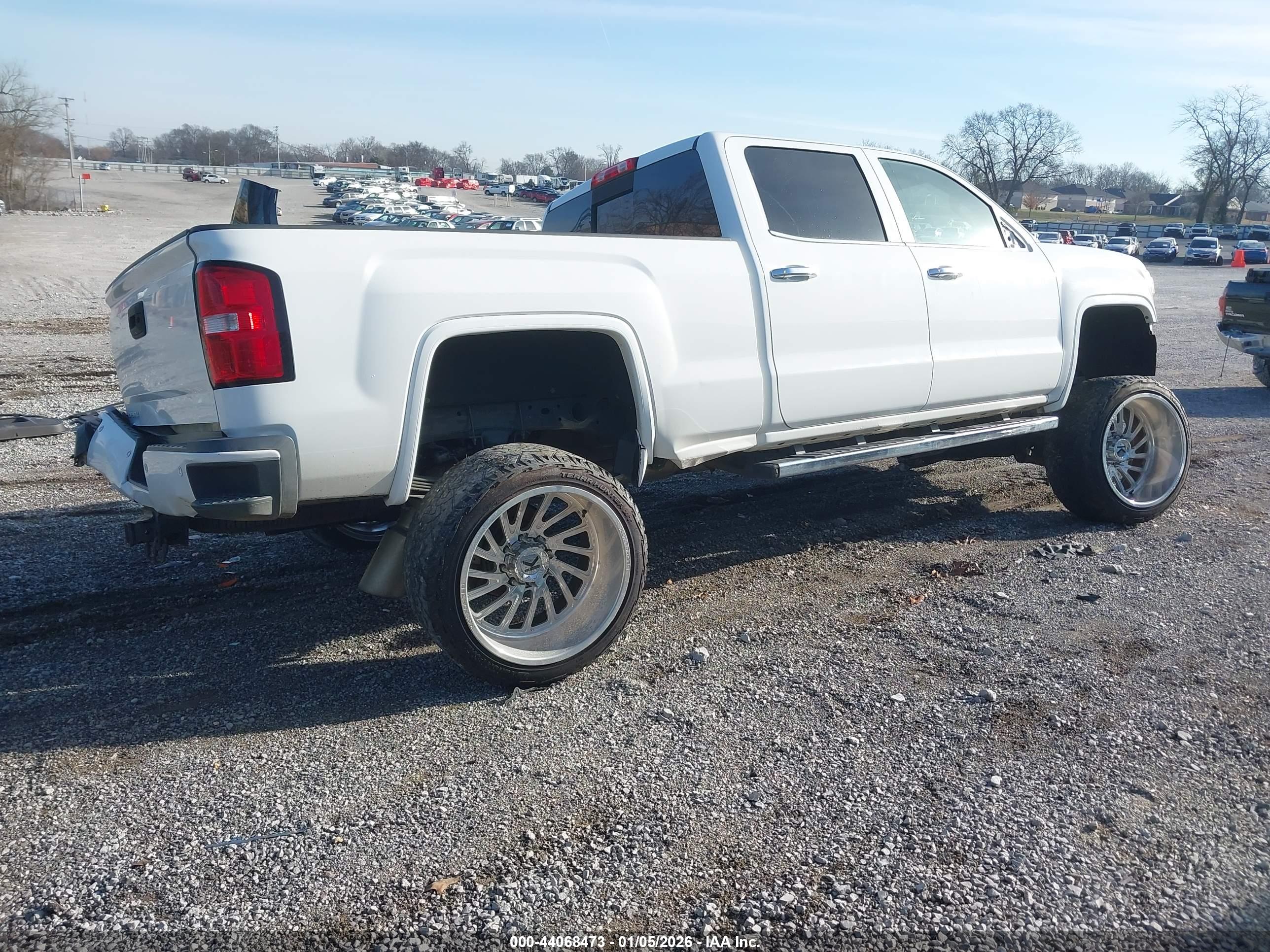 GMC SIERRA image 4