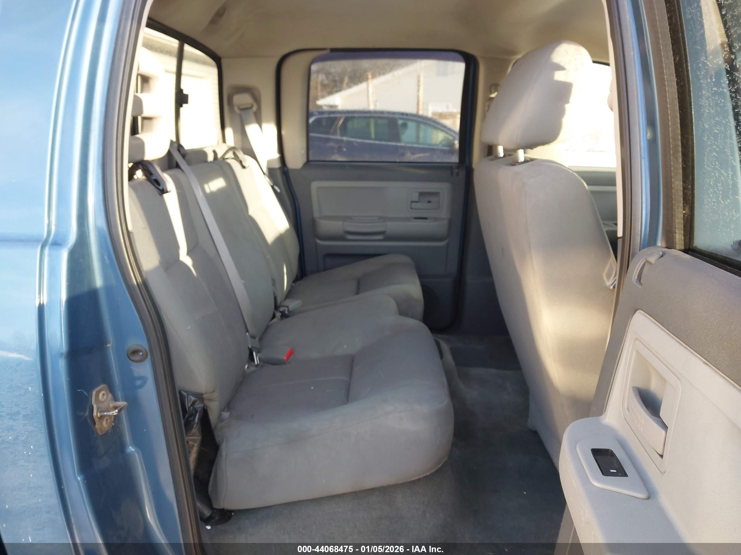DODGE DAKOTA image 8