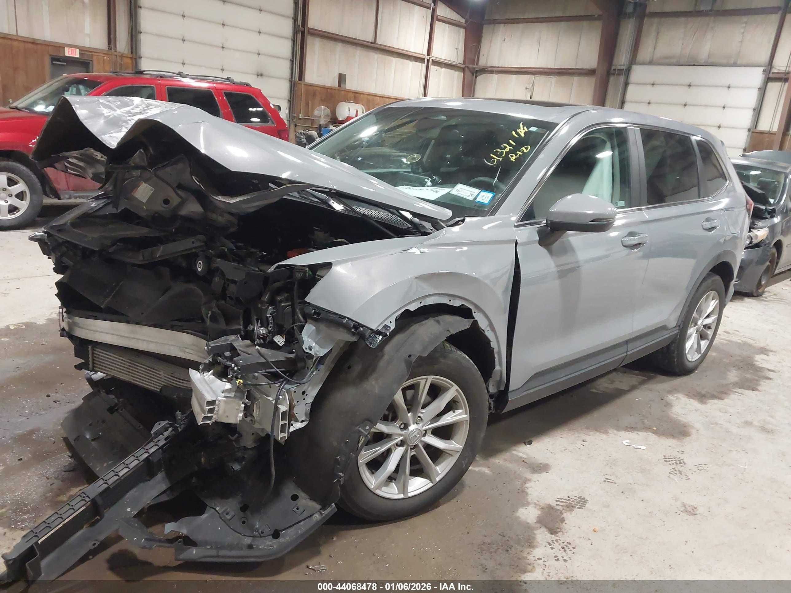 HONDA CR-V image 2