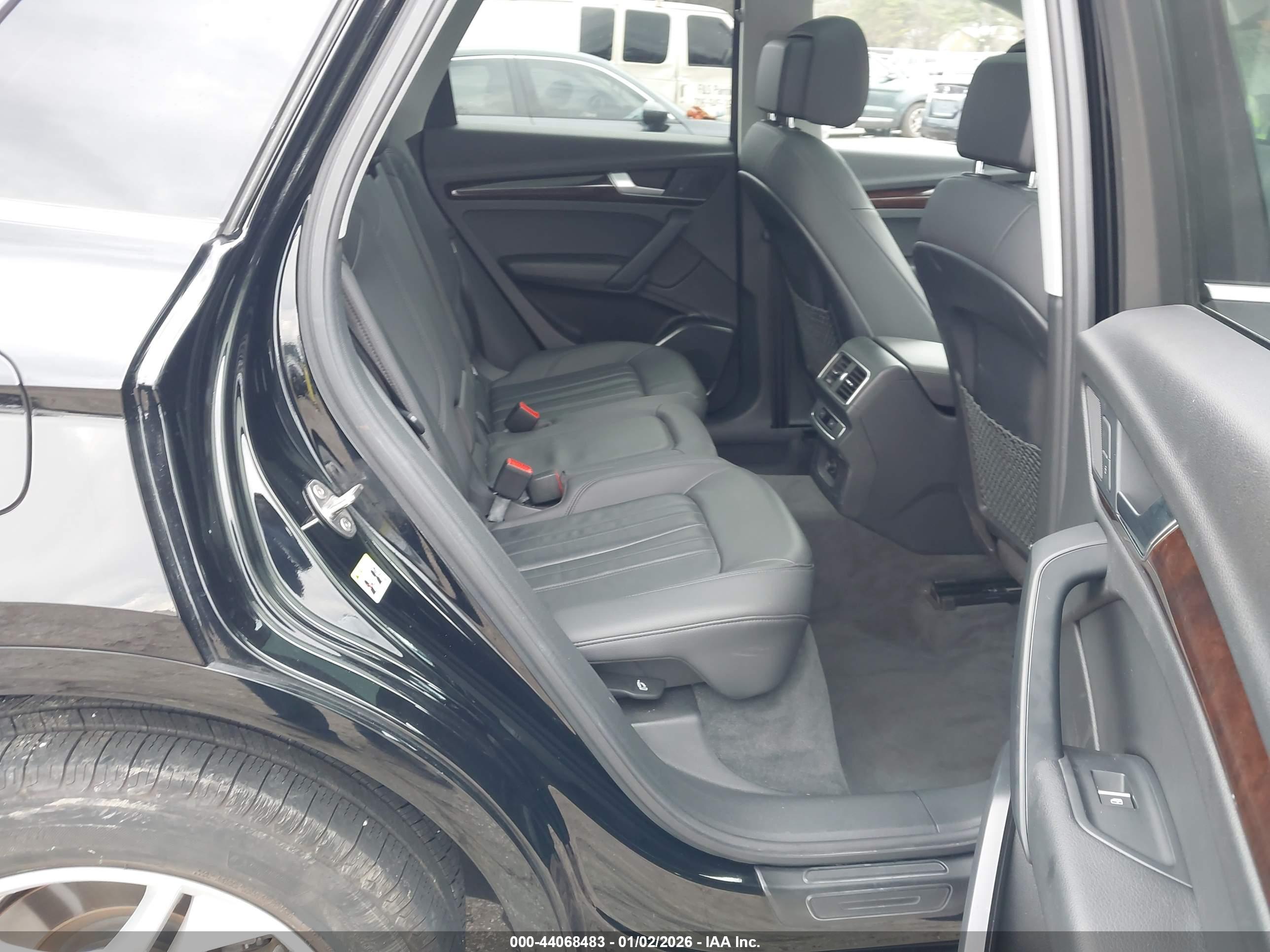 AUDI Q5 image 8