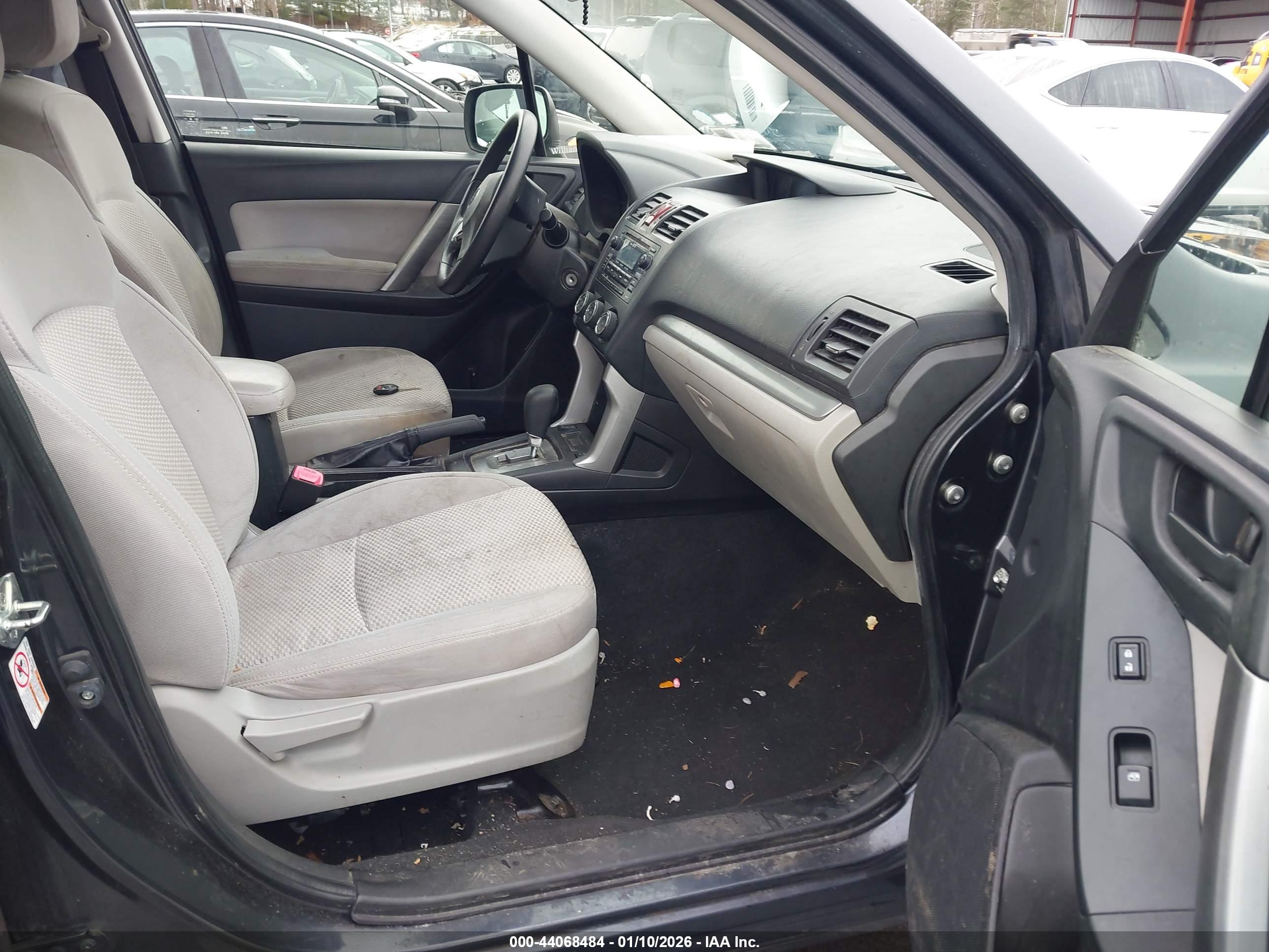 SUBARU FORESTER image 5