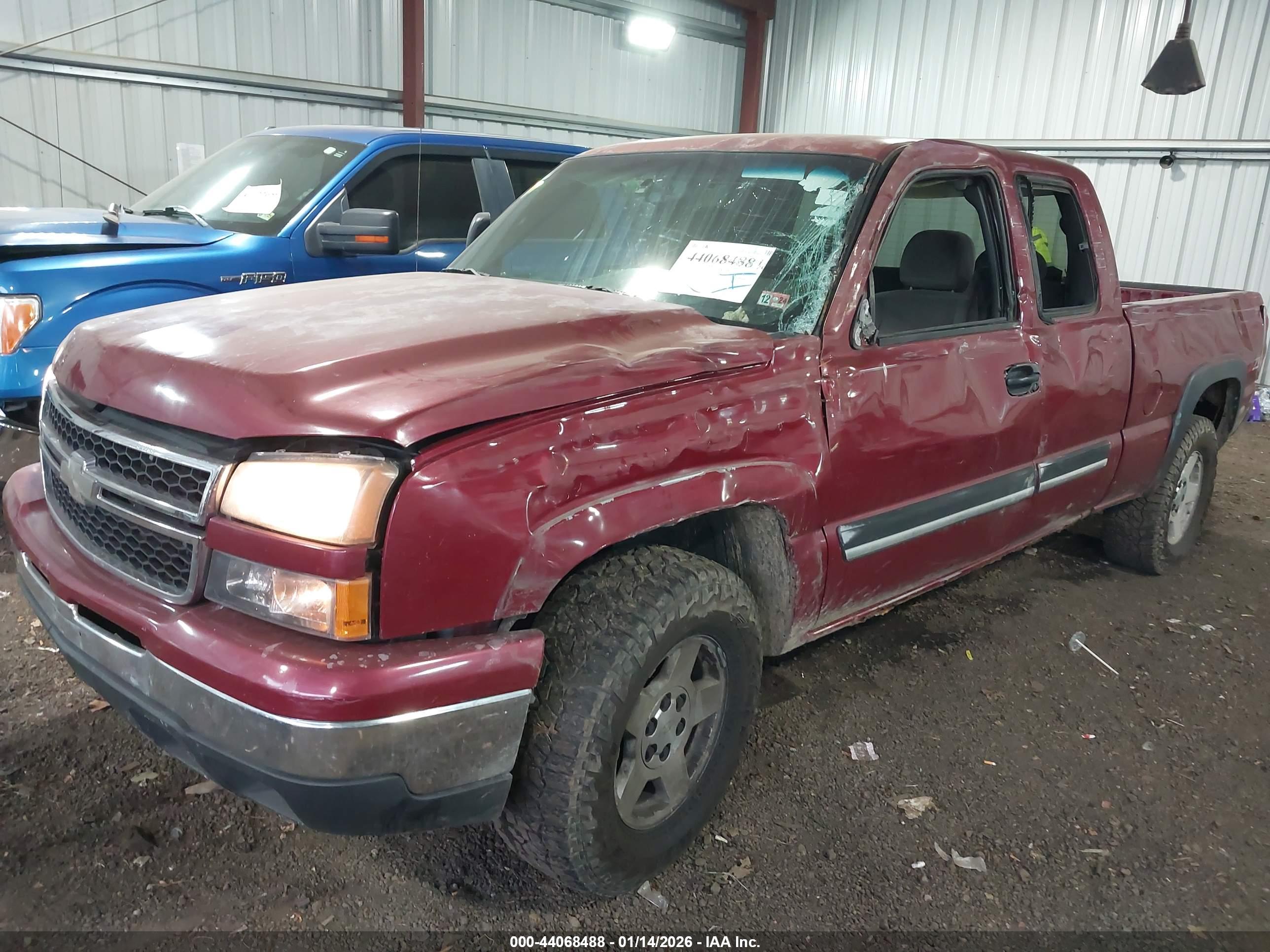 CHEVROLET SILVERADO image 6