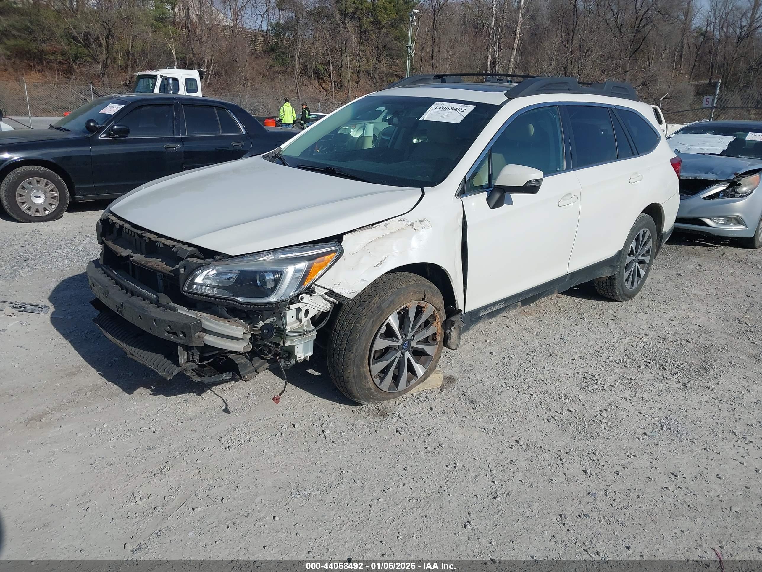 SUBARU OUTBACK image 2