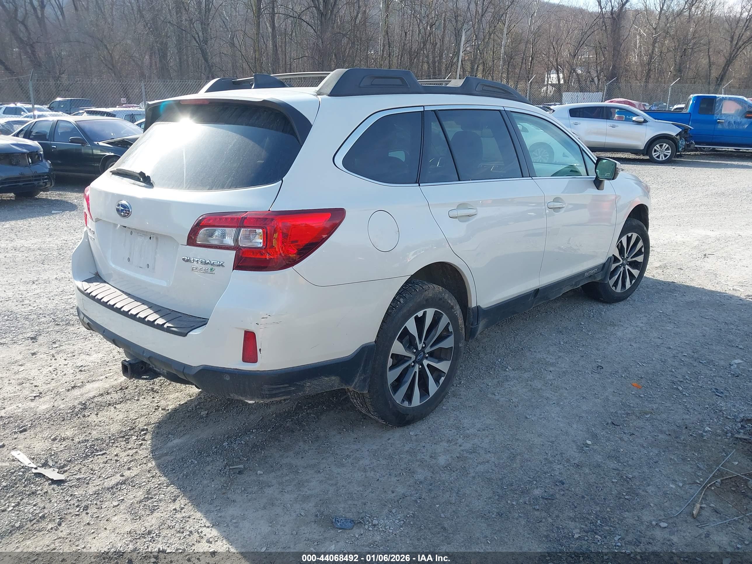 SUBARU OUTBACK image 4