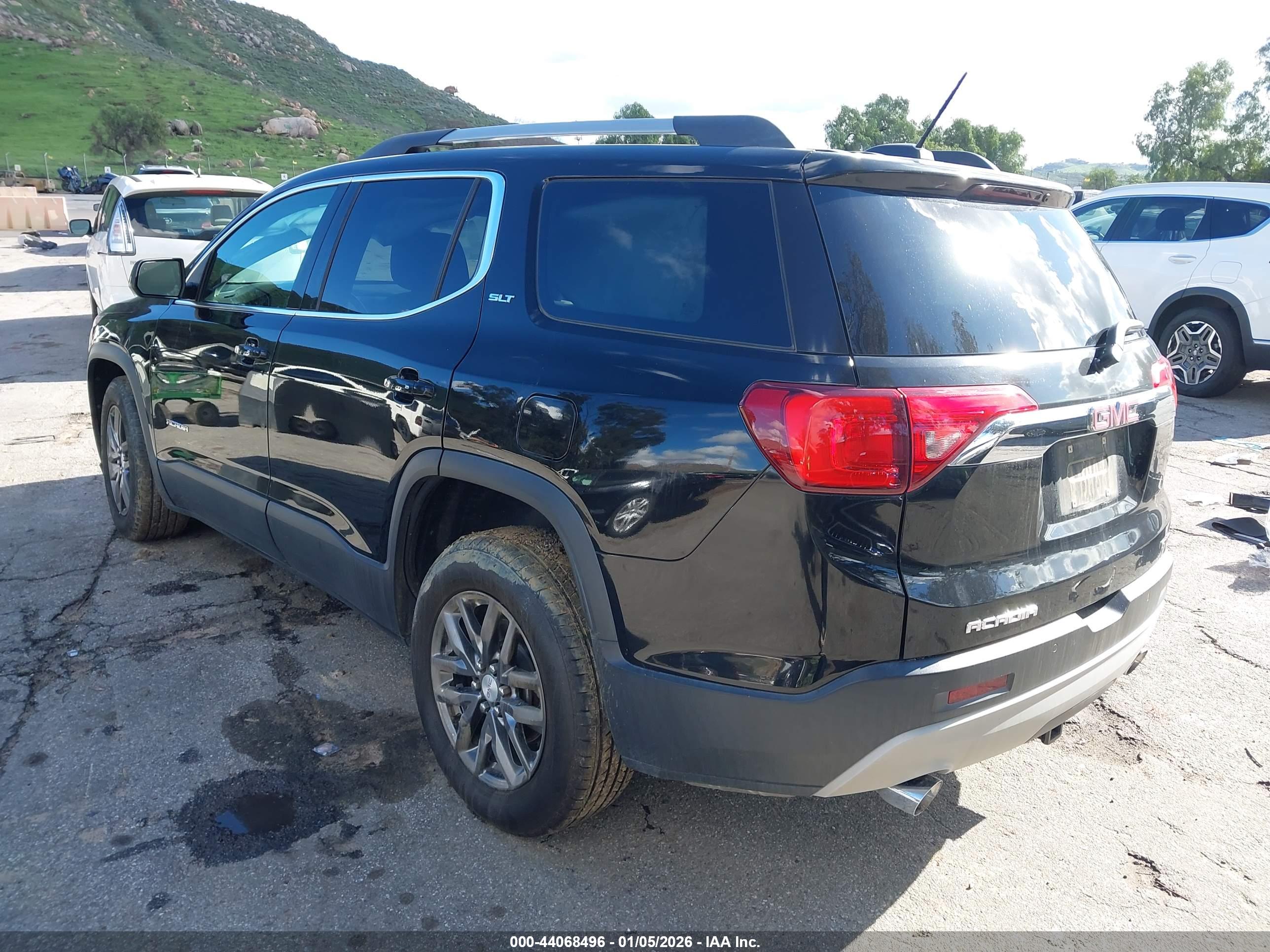 GMC ACADIA image 3