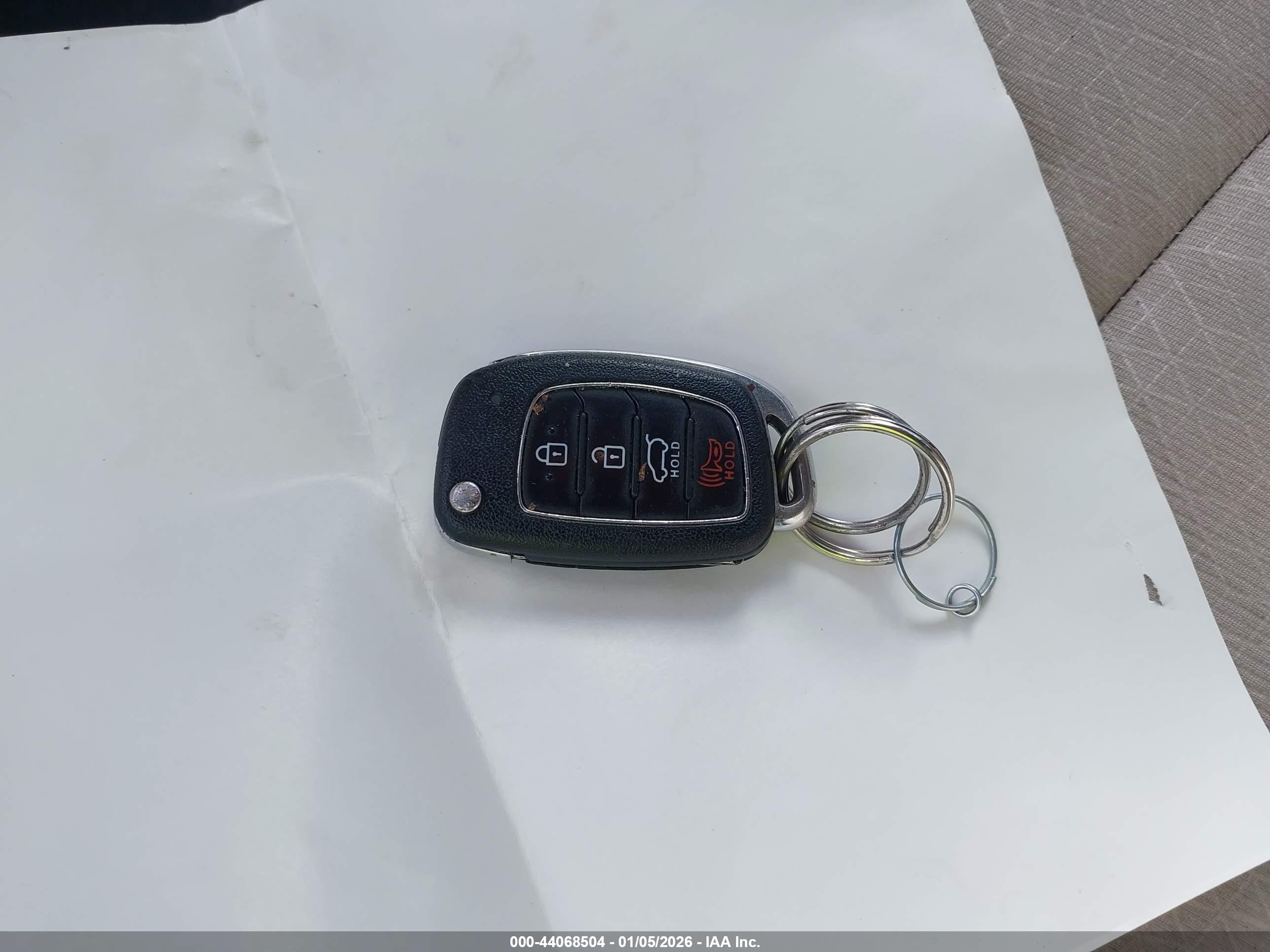 HYUNDAI TUCSON image 11