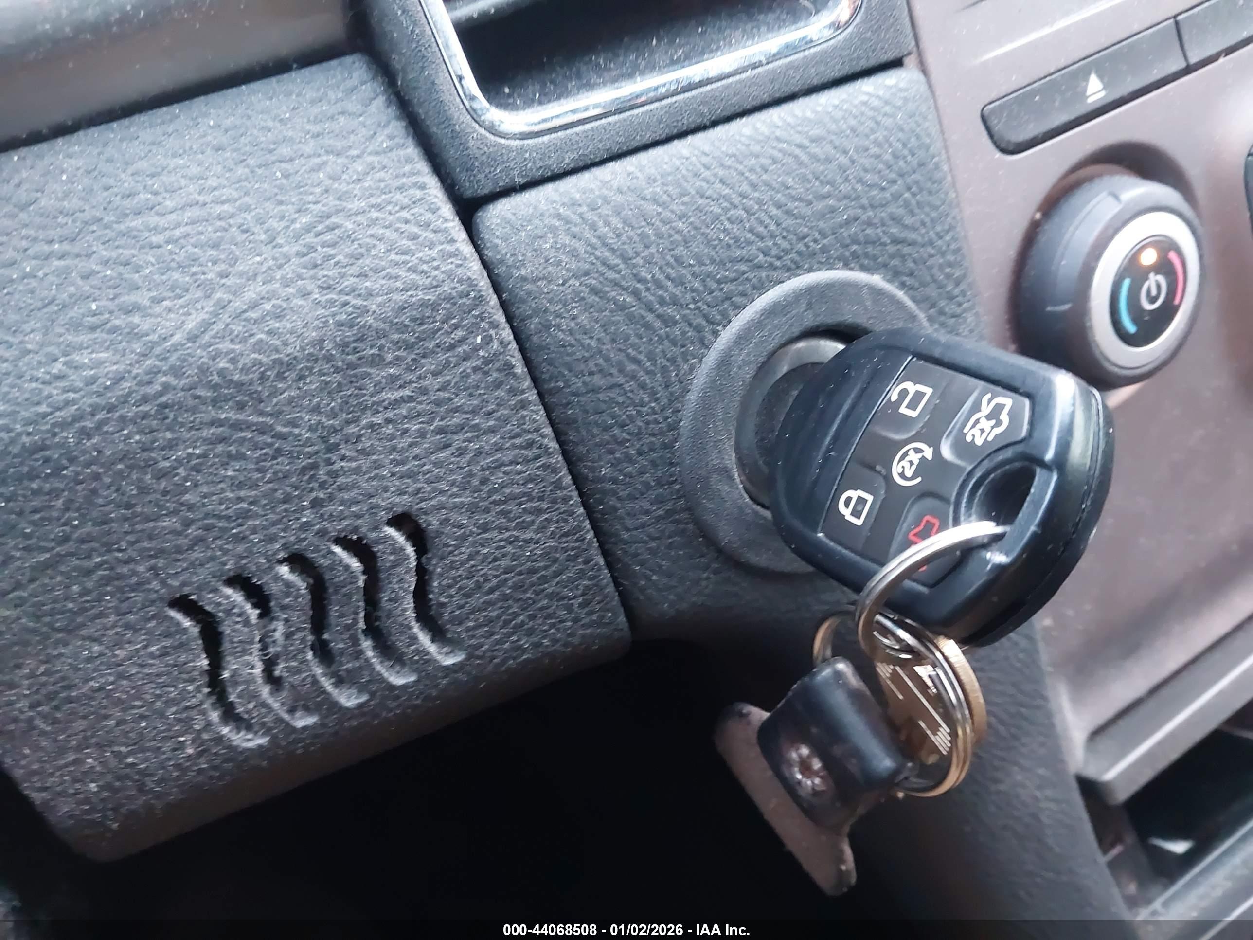 FORD TAURUS image 11