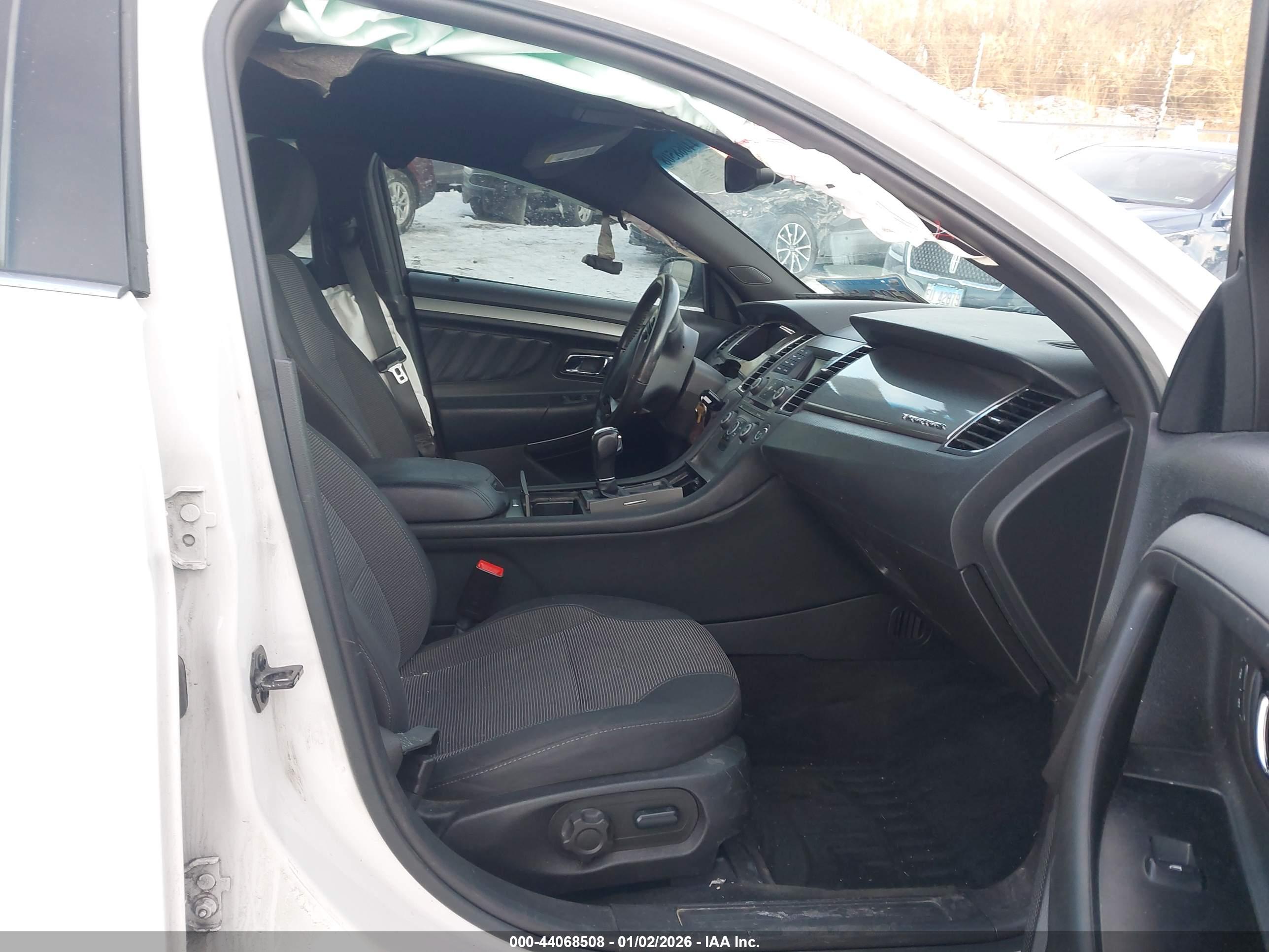 FORD TAURUS image 5