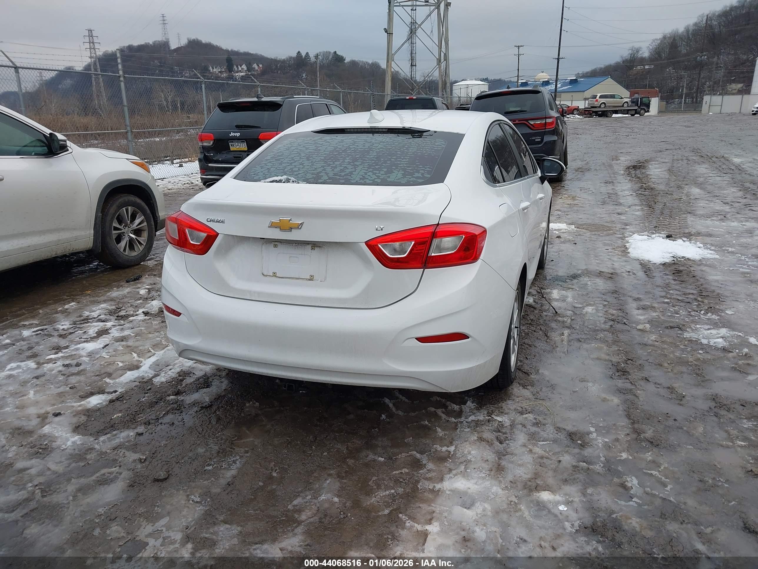 CHEVROLET CRUZE image 4
