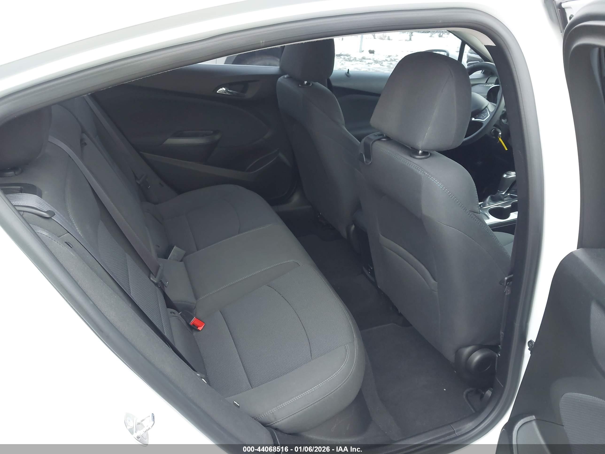 CHEVROLET CRUZE image 8
