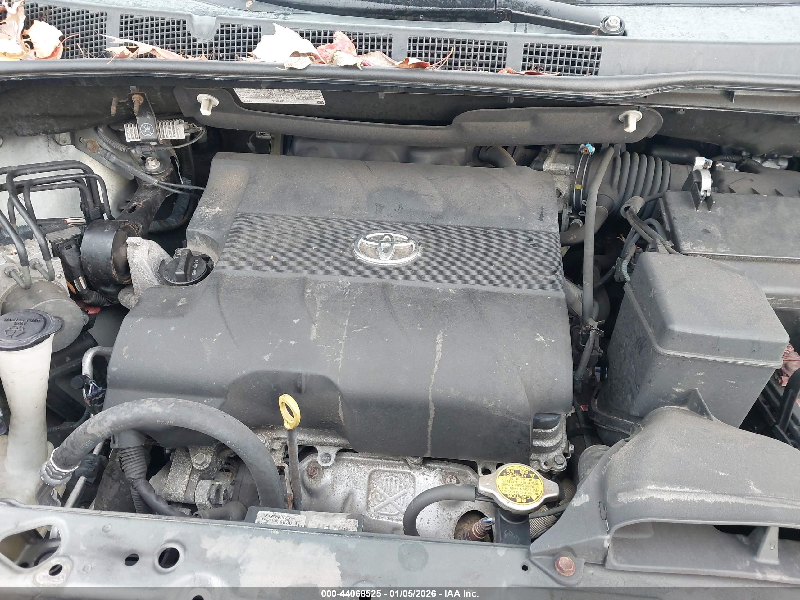 TOYOTA SIENNA image 10
