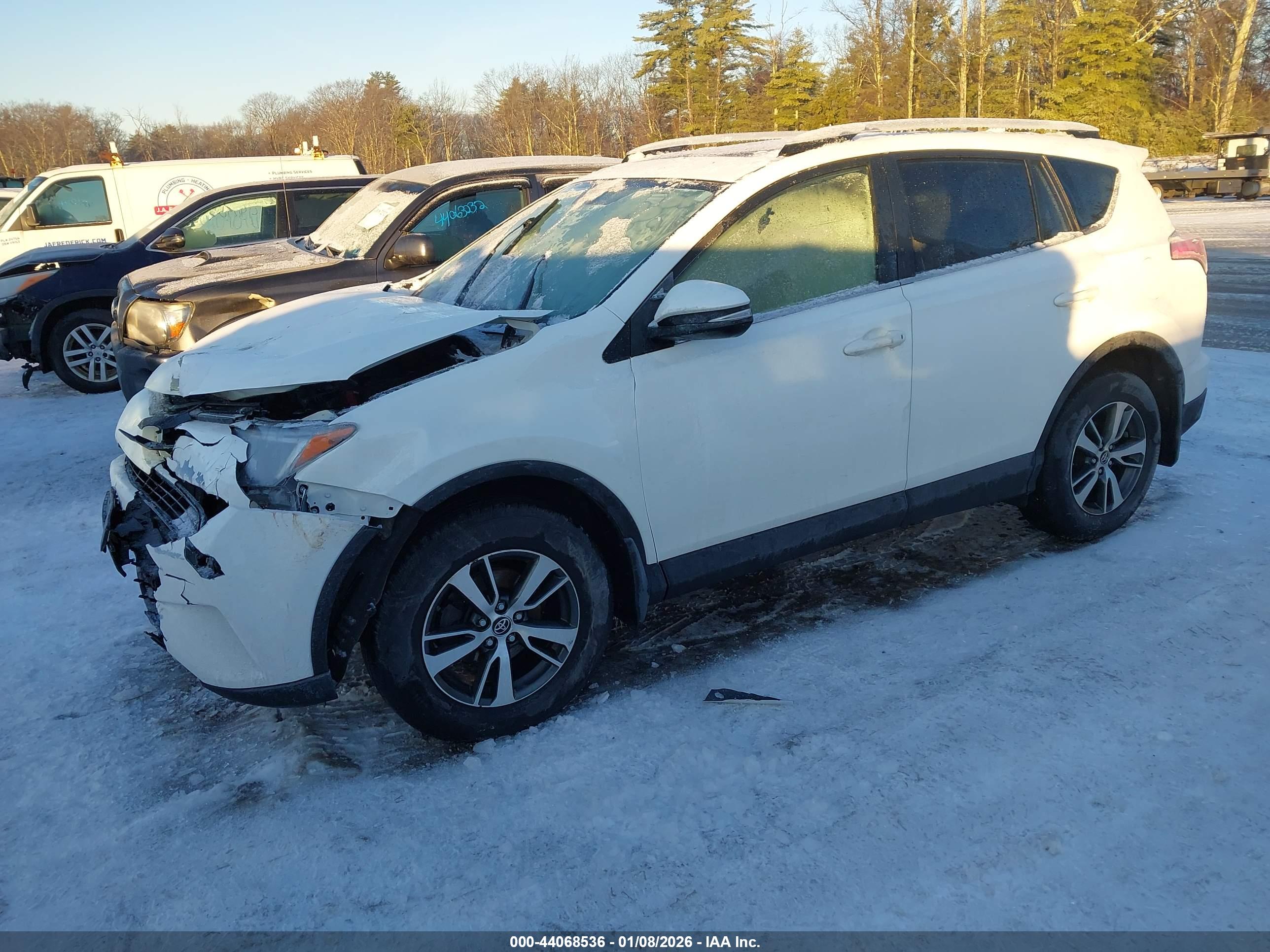 TOYOTA RAV4 image 2