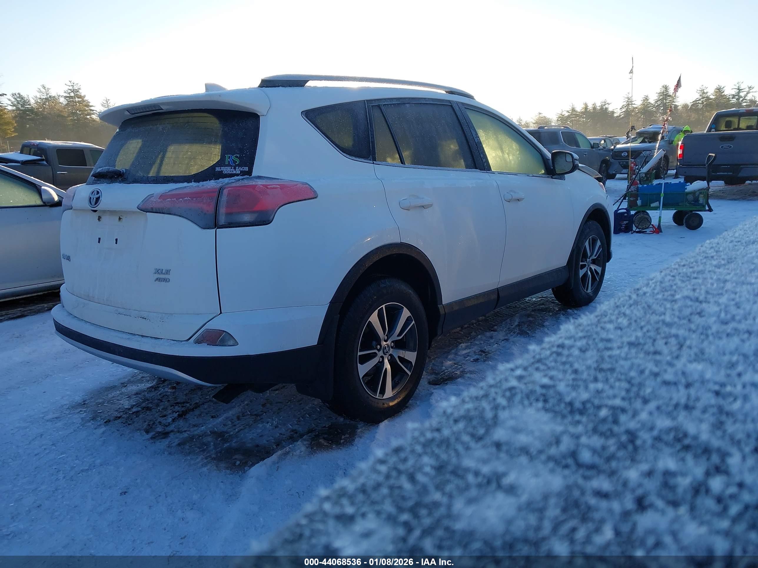 TOYOTA RAV4 image 4