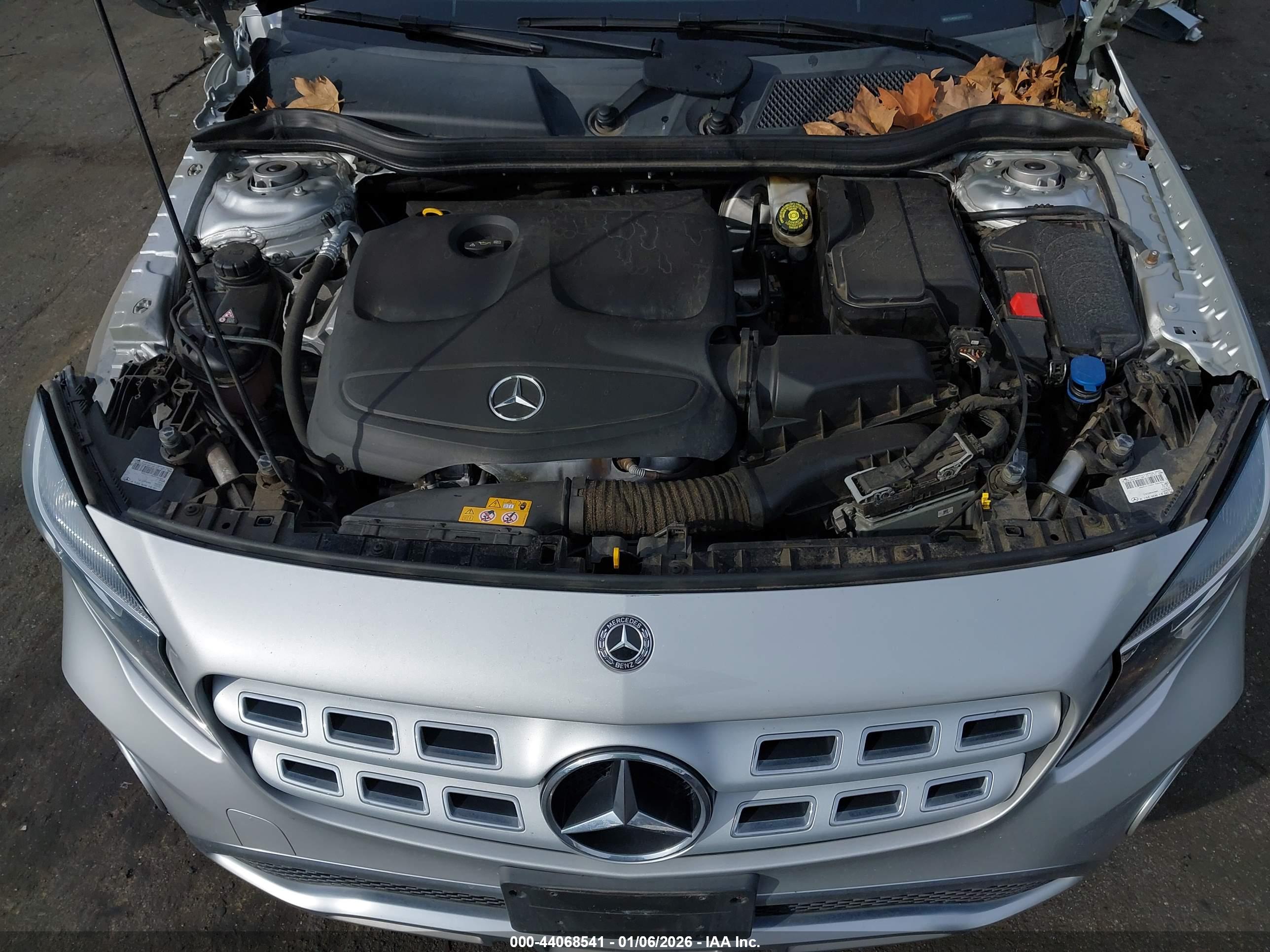 MERCEDES-BENZ GLA image 10