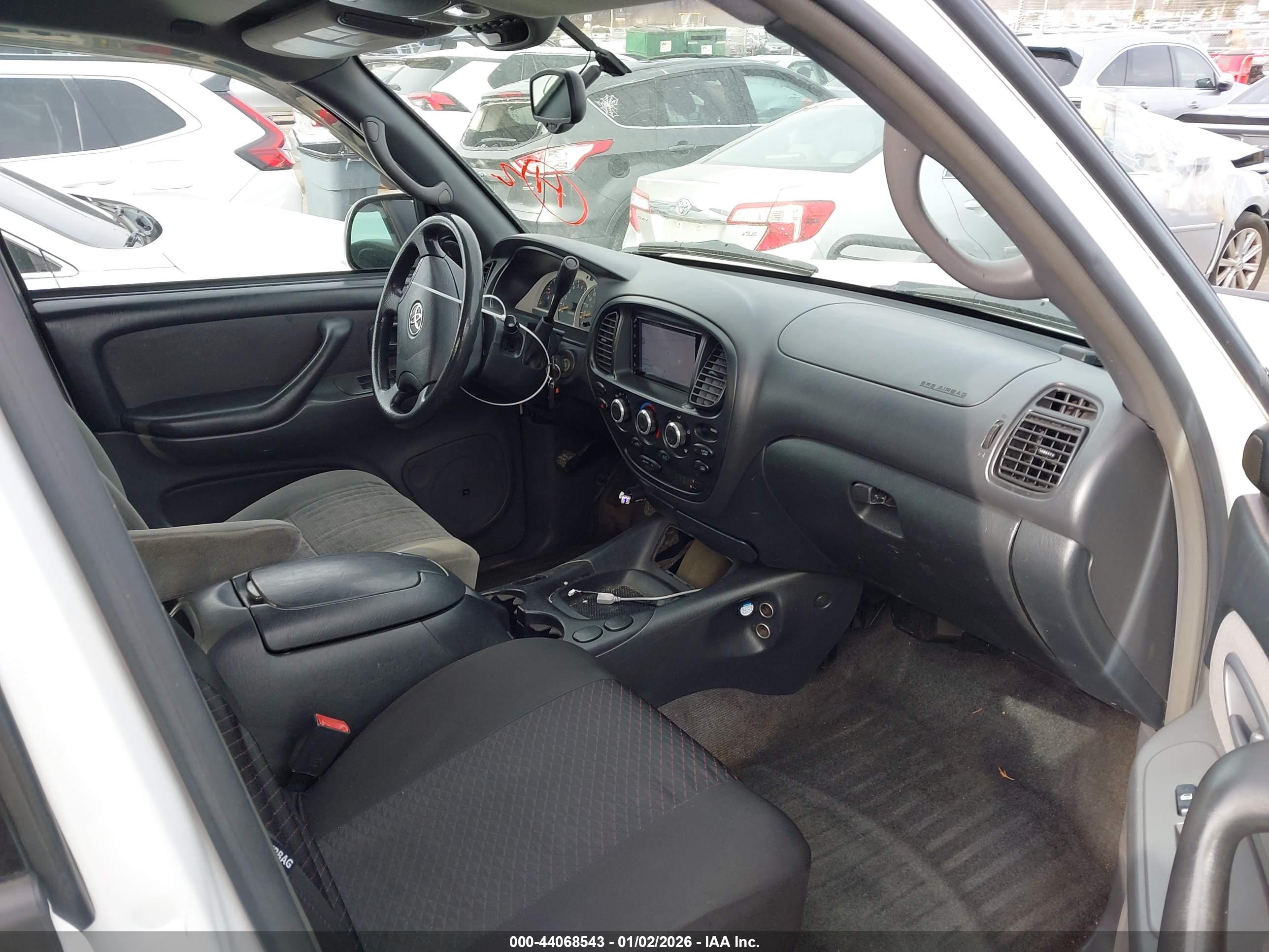 TOYOTA TUNDRA image 5