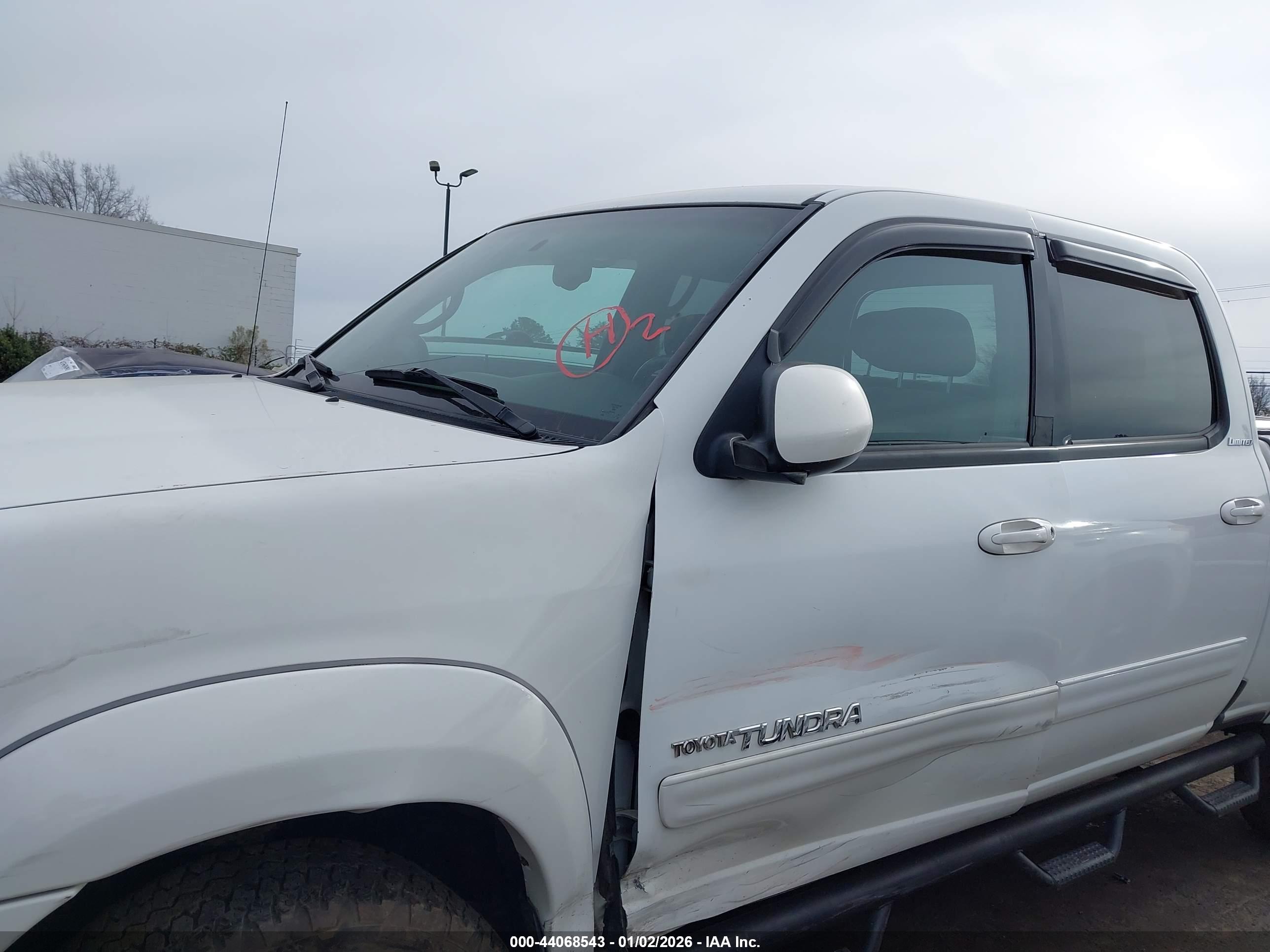 TOYOTA TUNDRA image 6