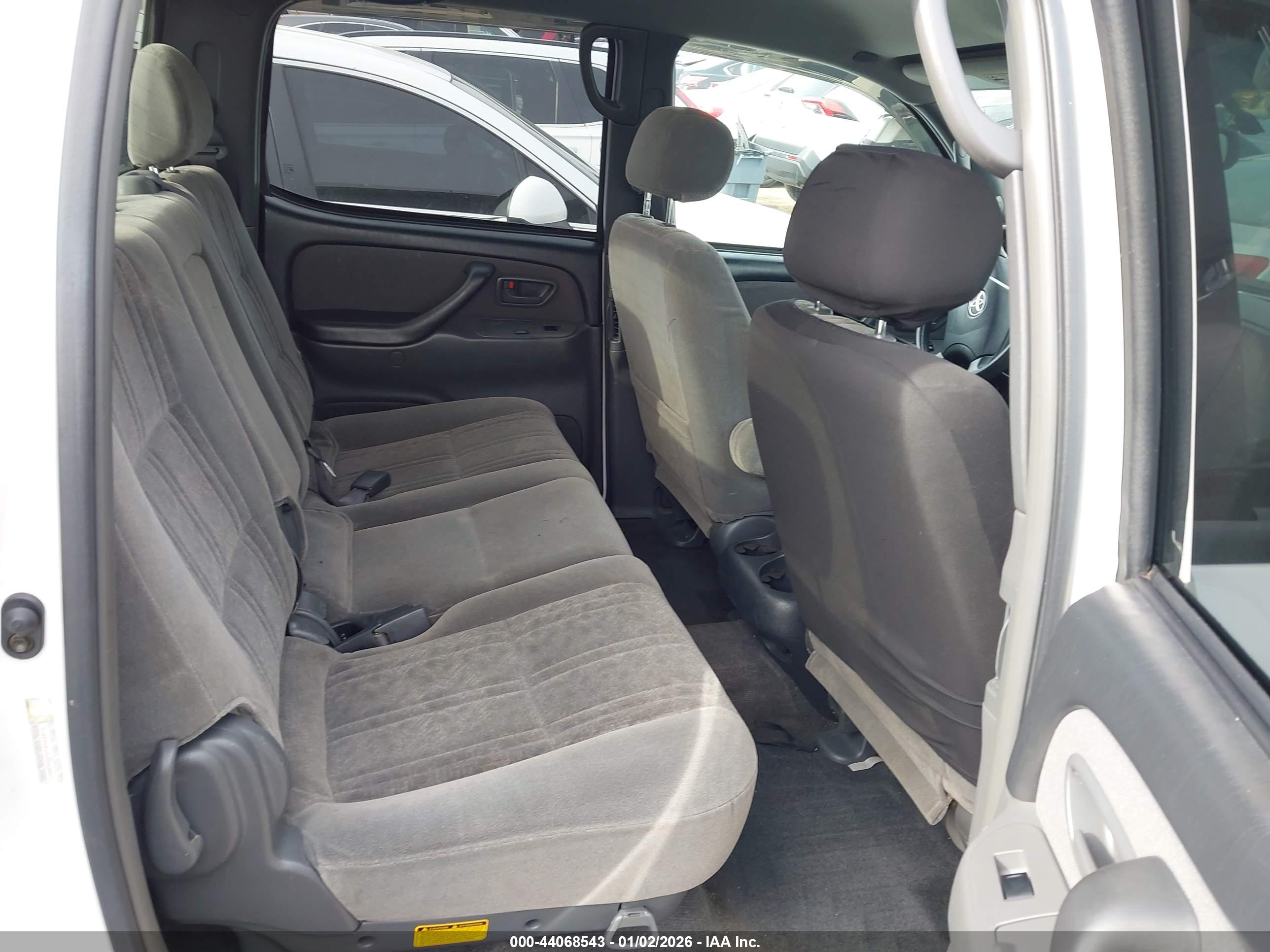 TOYOTA TUNDRA image 8