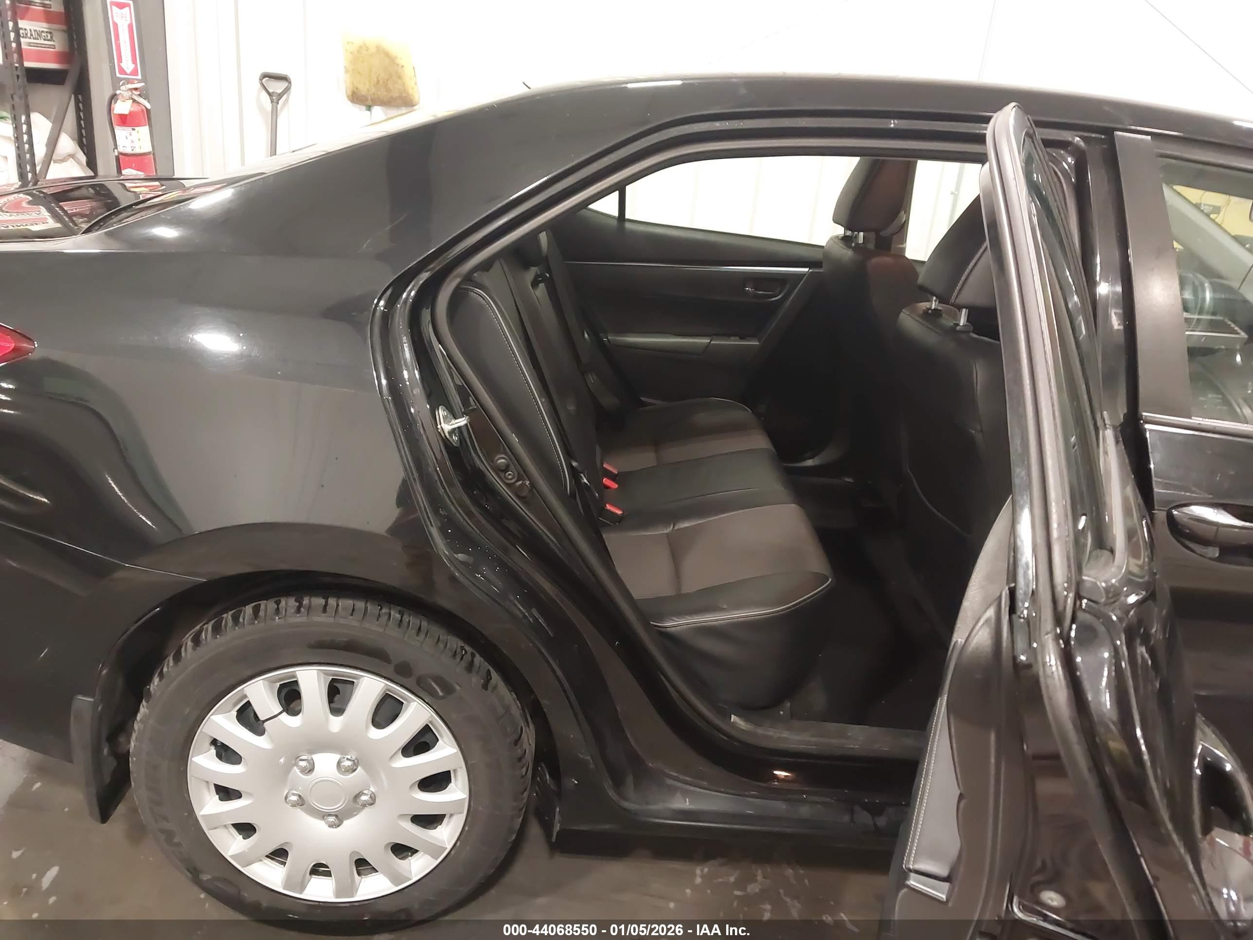 TOYOTA COROLLA image 8