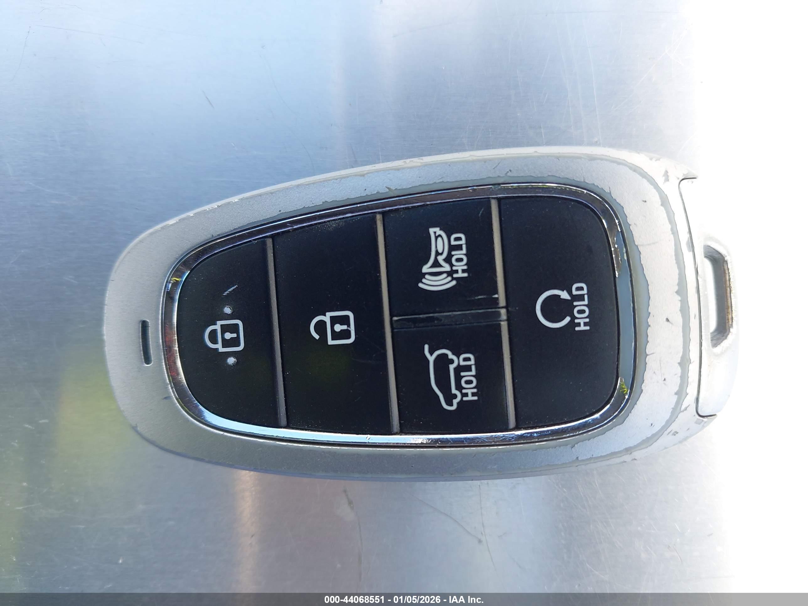 HYUNDAI SANTA image 11