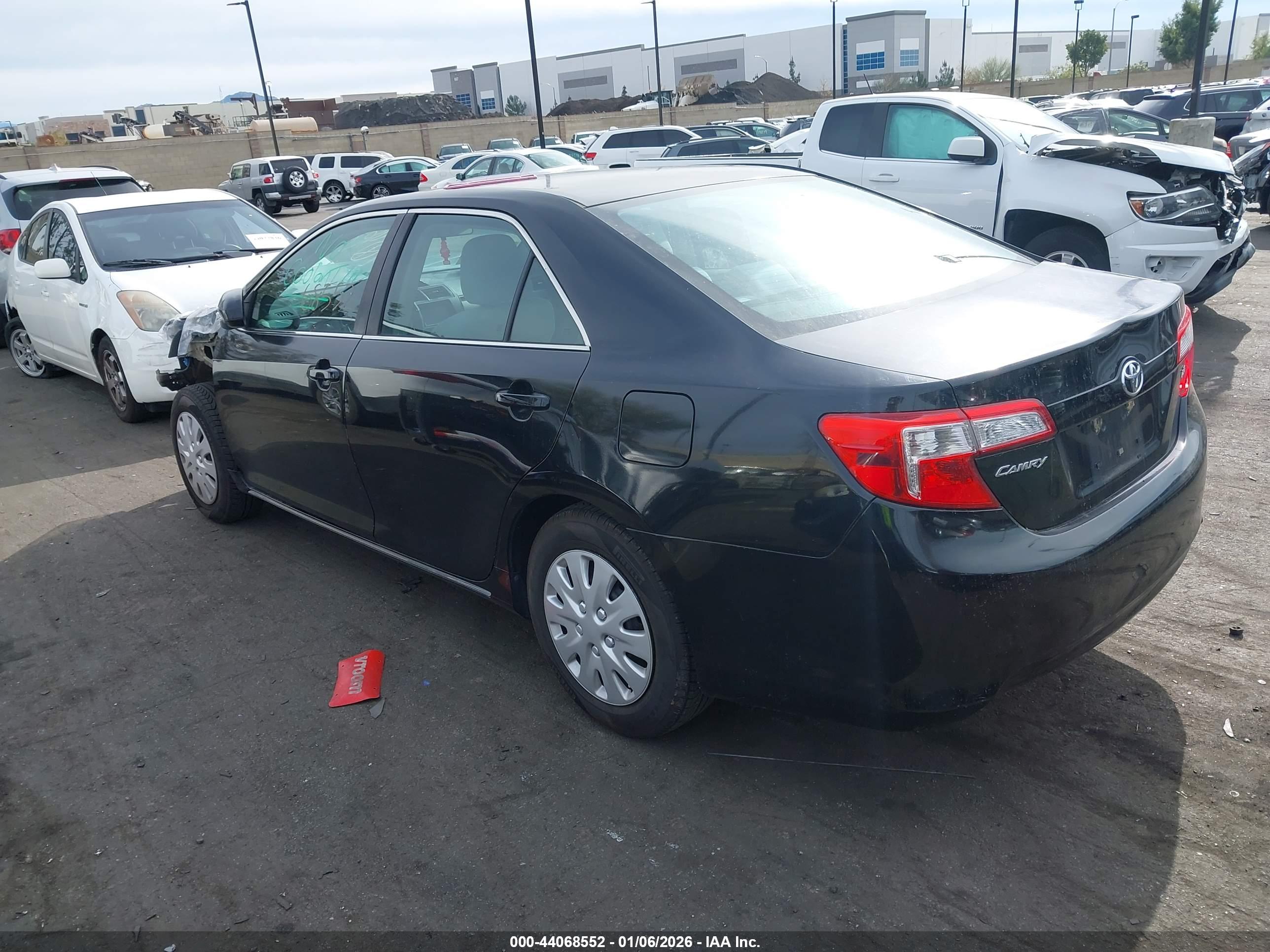 TOYOTA CAMRY image 3